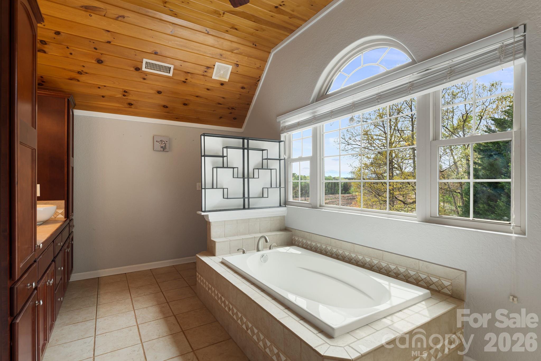 2011 Edgerton Road Property Photo 25