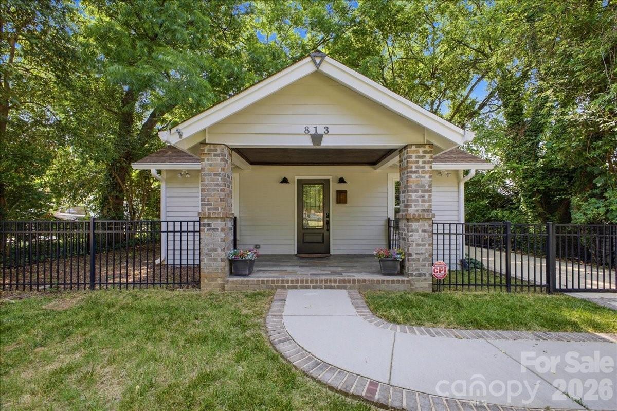 813 Walnut Avenue Property Photo 1