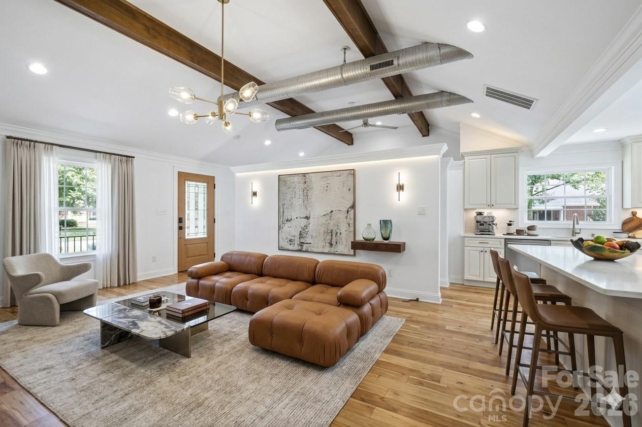 813 Walnut Avenue Property Photo 6