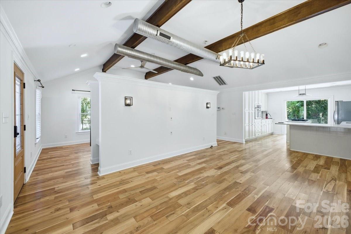 813 Walnut Avenue Property Photo 8