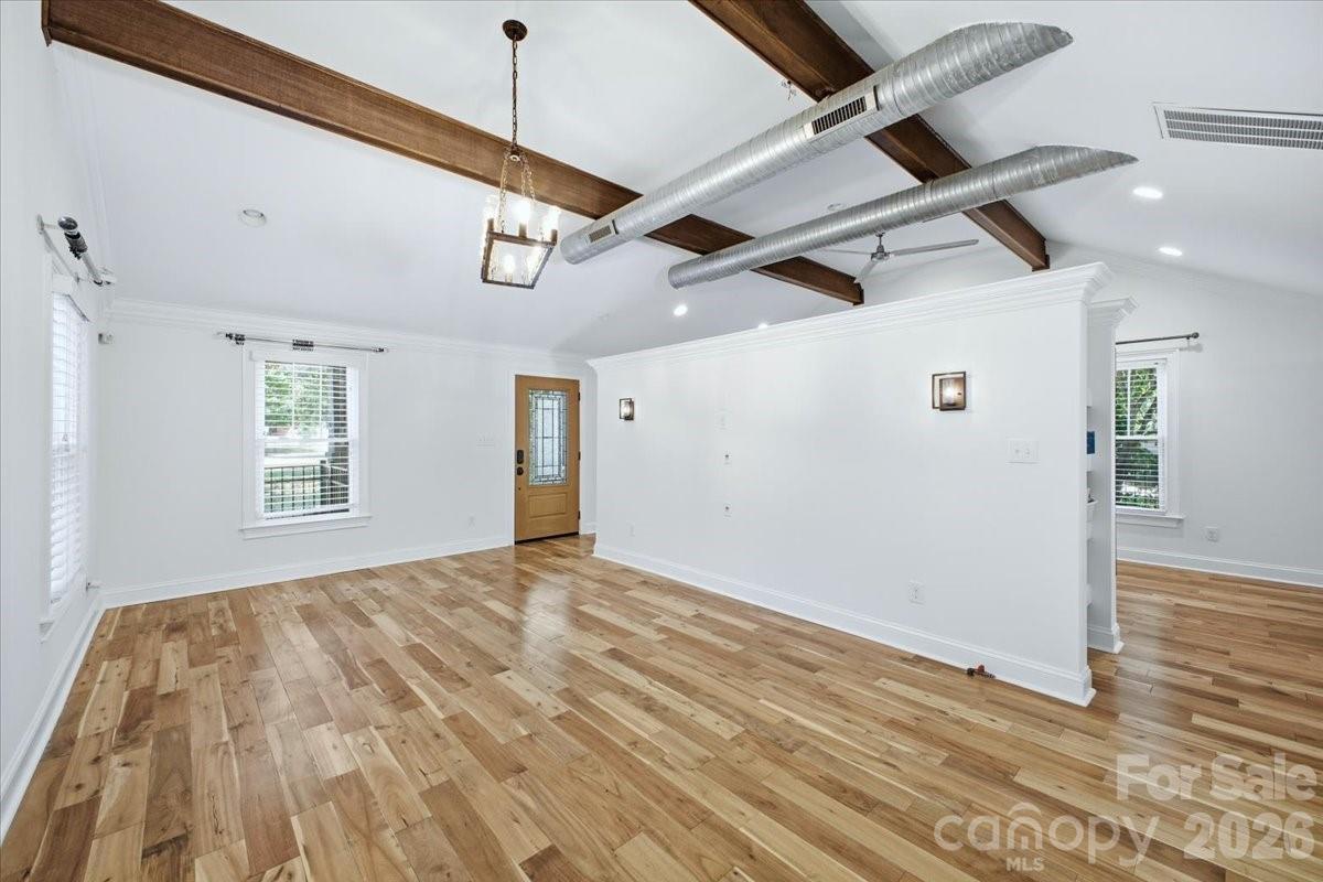 813 Walnut Avenue Property Photo 10