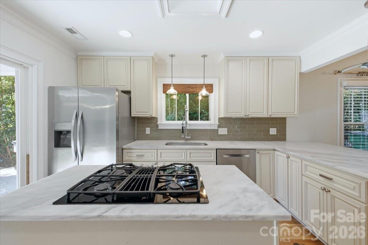 813 Walnut Avenue Property Photo 18