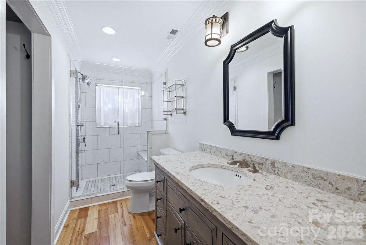 813 Walnut Avenue Property Photo 27