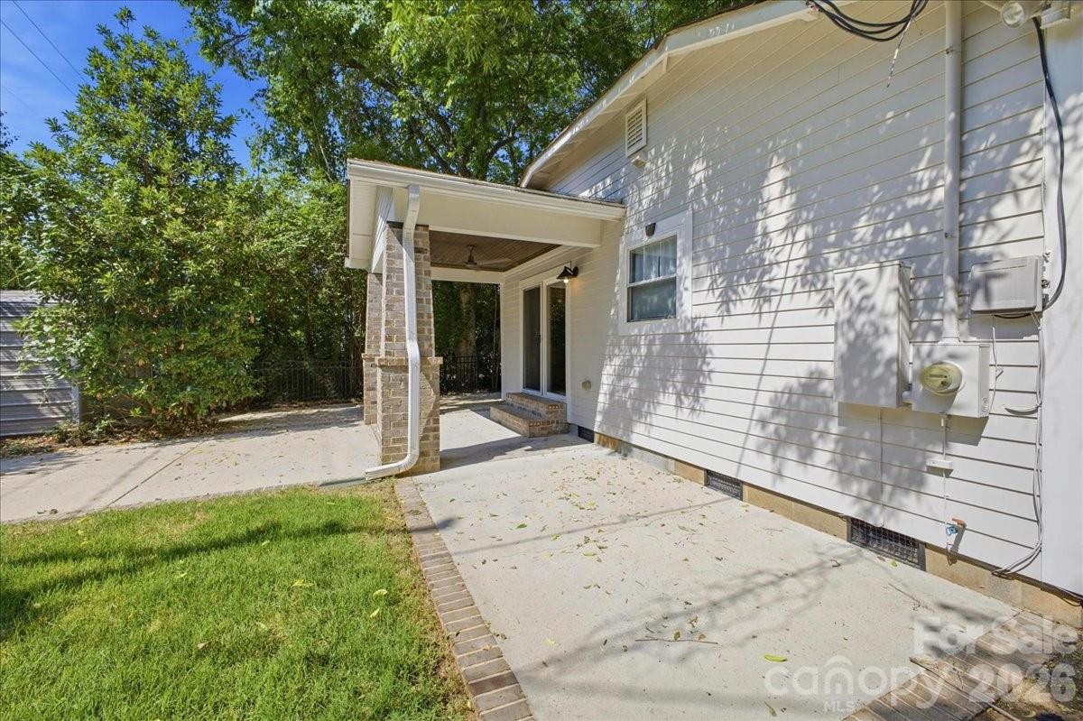 813 Walnut Avenue Property Photo 37