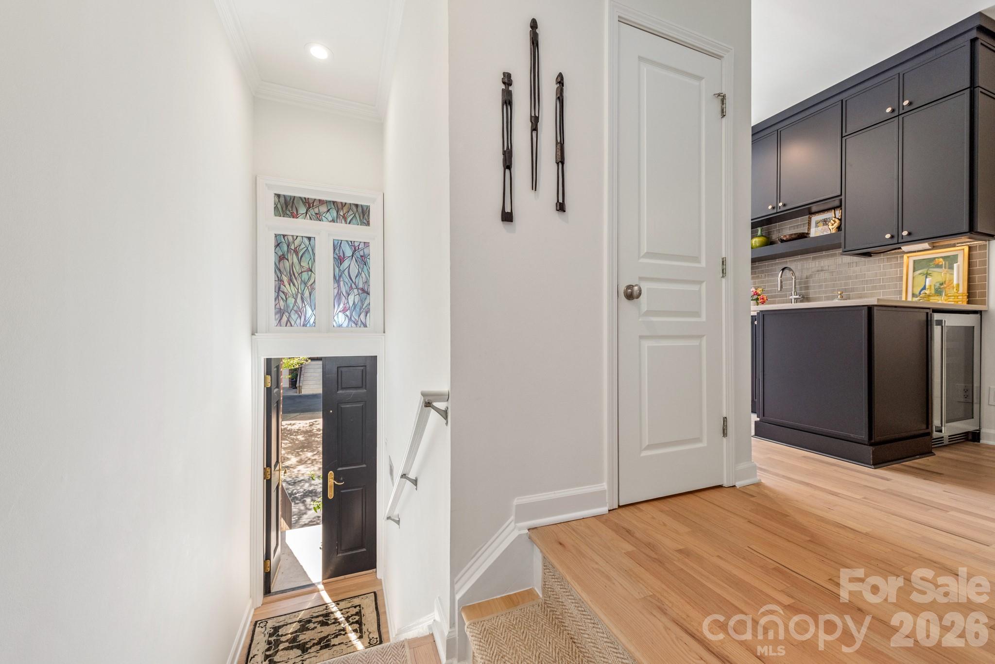 367 W 7th Street Property Photo 2