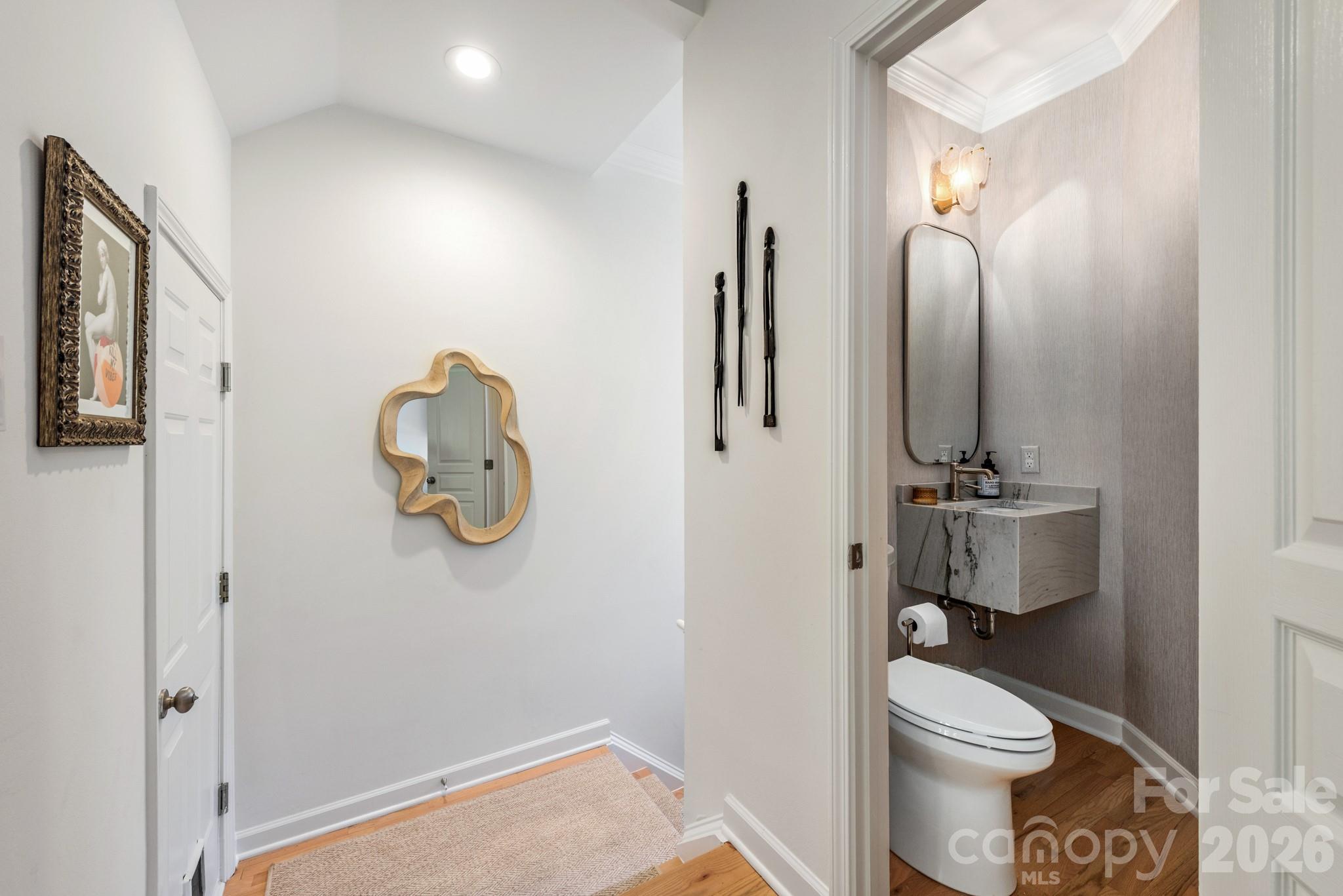 367 W 7th Street Property Photo 3