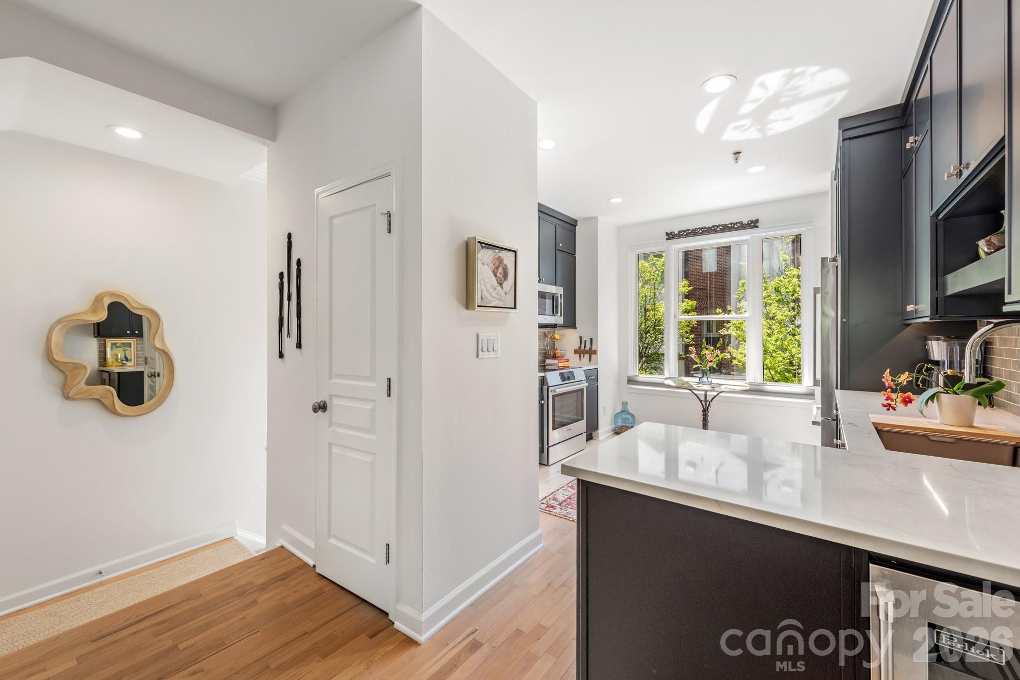 367 W 7th Street Property Photo 5