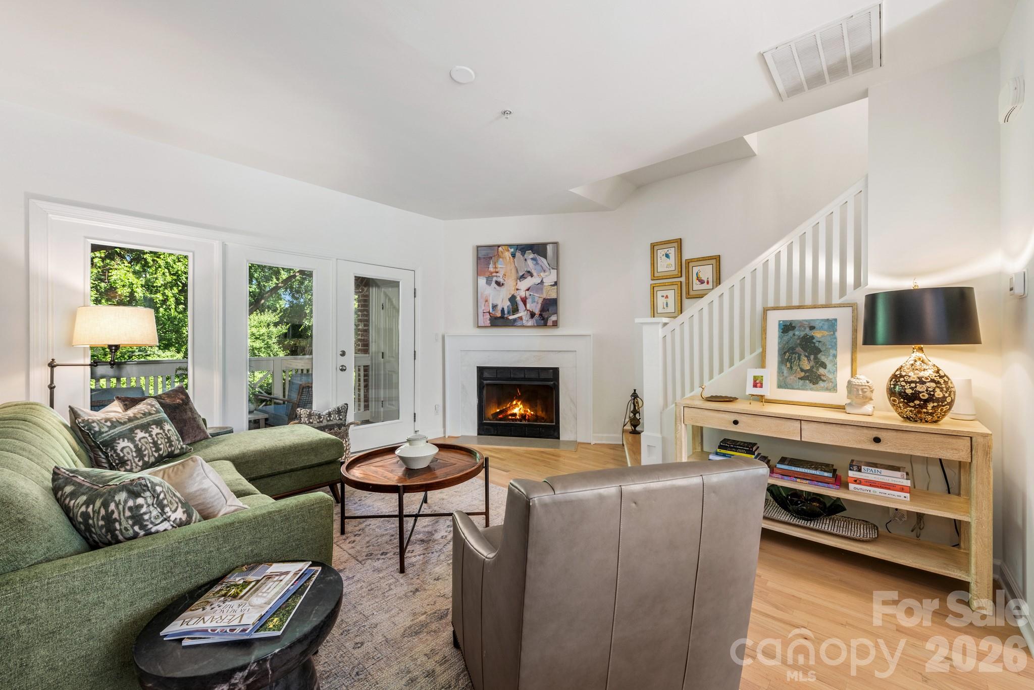 367 W 7th Street Property Photo 8