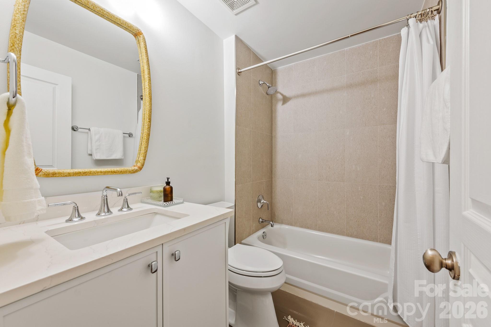 367 W 7th Street Property Photo 20