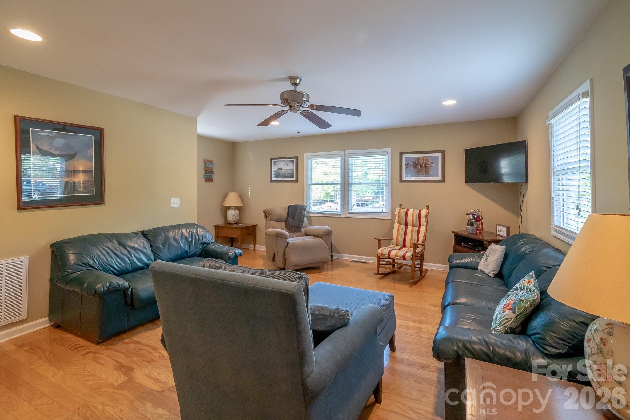 150 Pinehaven Lane Property Photo 3