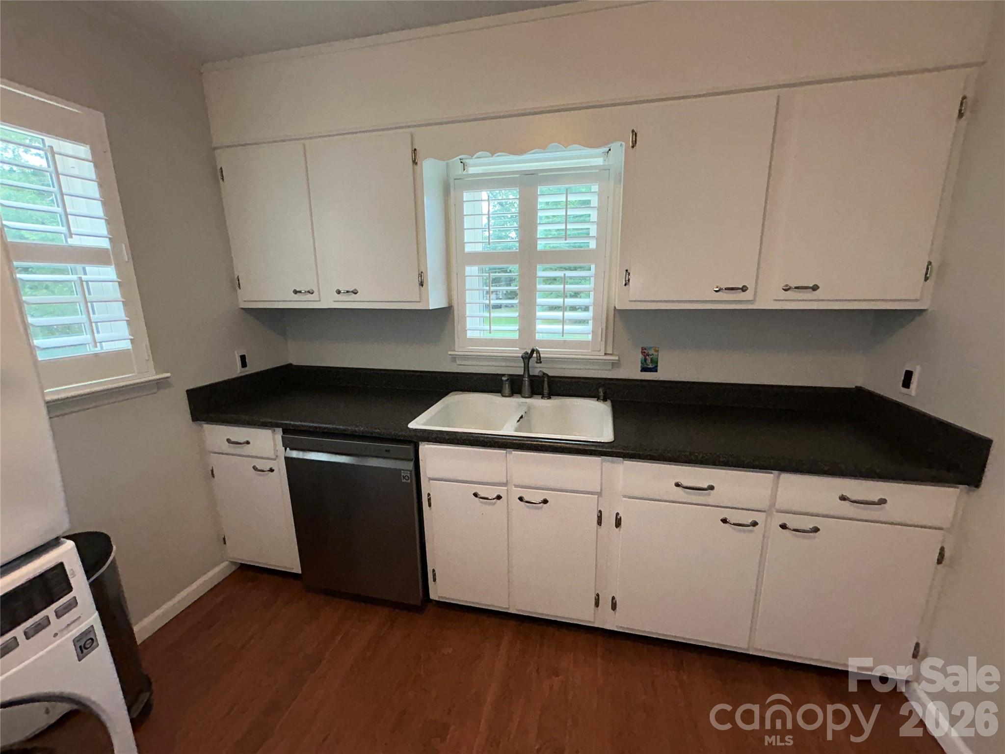 110 9th Street Property Photo 8