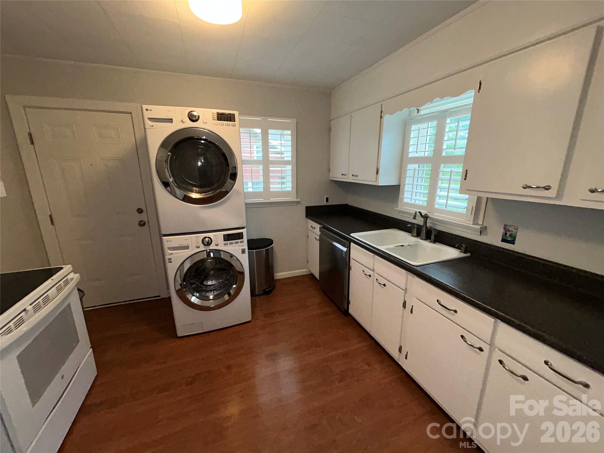 110 9th Street Property Photo 12