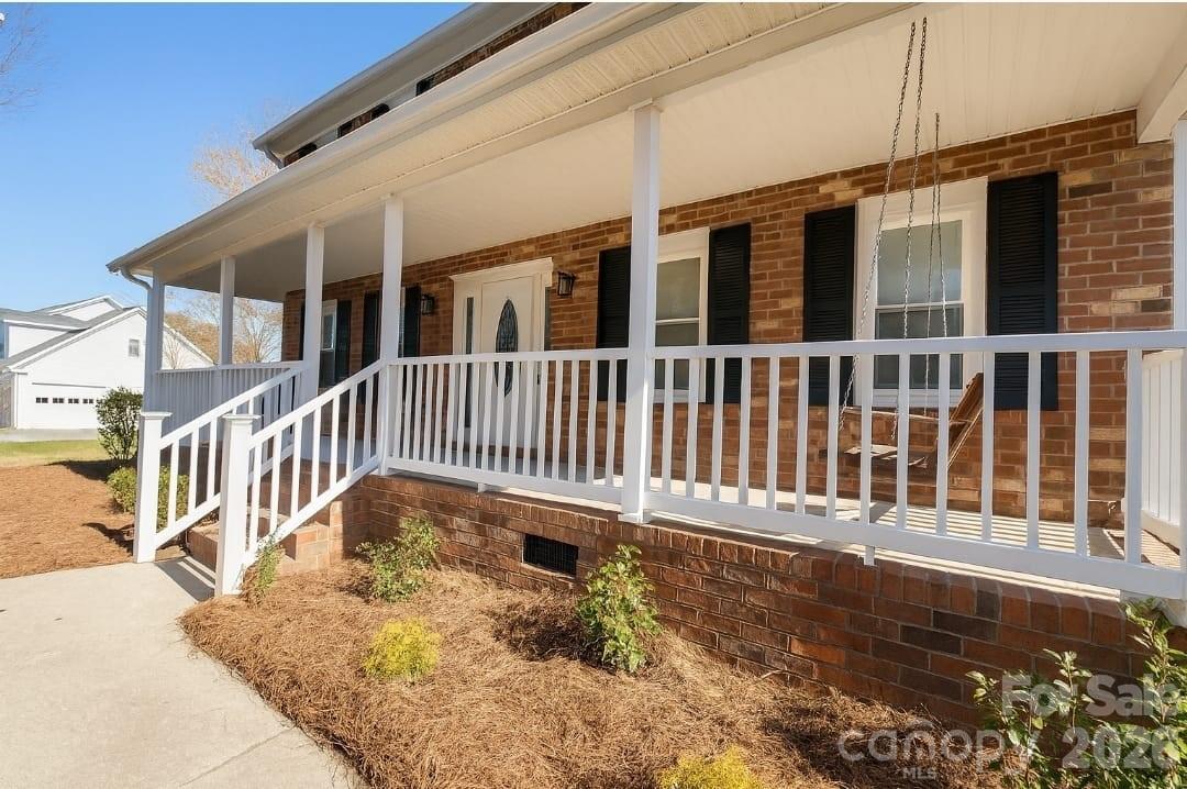 8225 Kensington Lane Property Photo 4