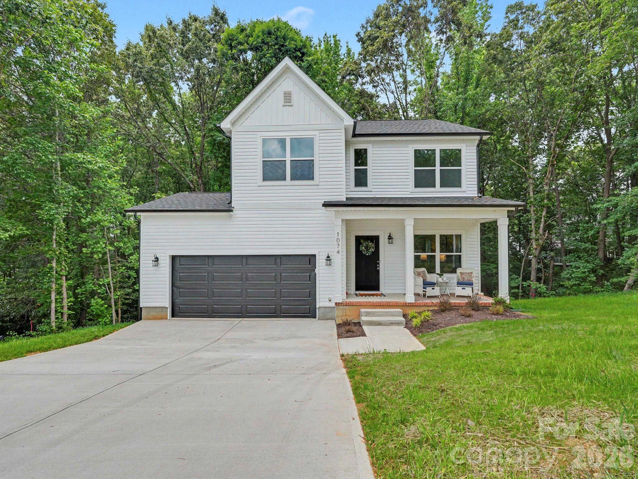 1074 Mackey Court Property Photo 2