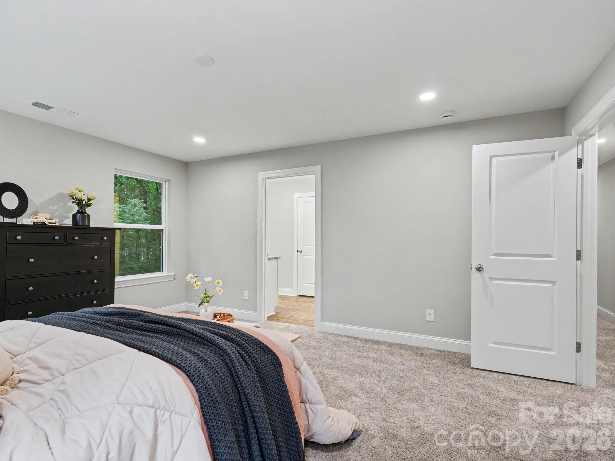 1074 Mackey Court Property Photo 12