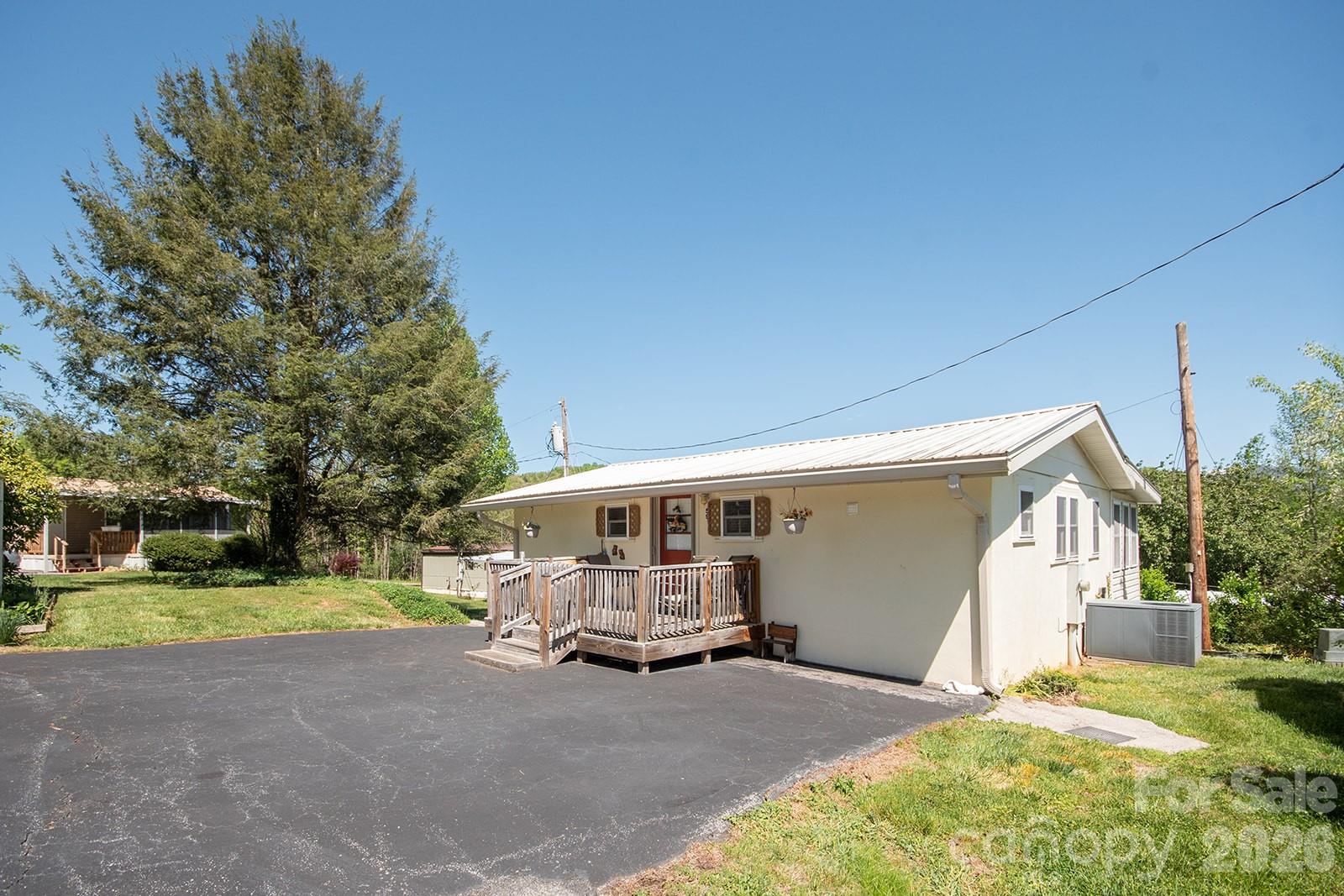 59 S Front Street Property Photo 1