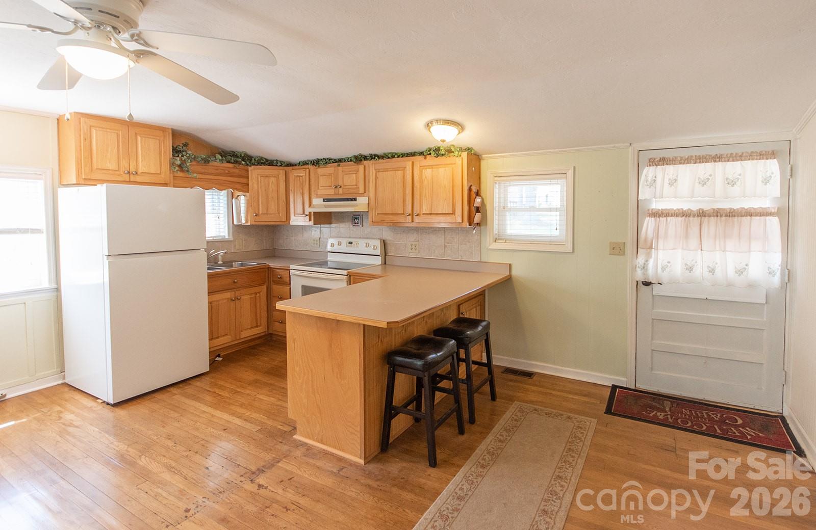 59 S Front Street Property Photo 4
