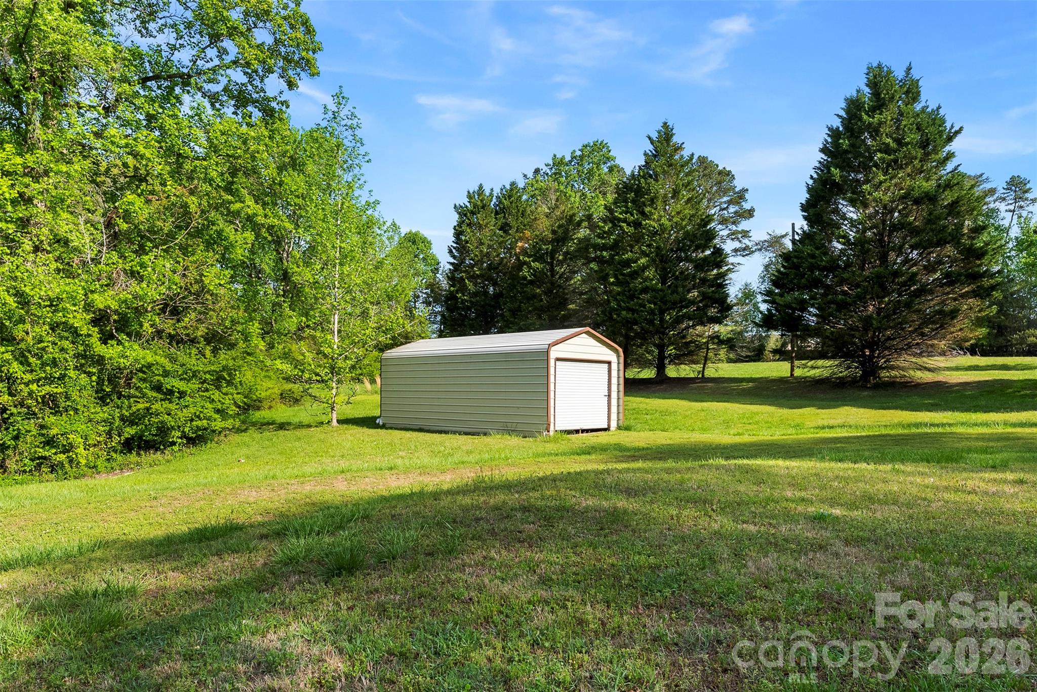 823 Carson Road Property Photo 4