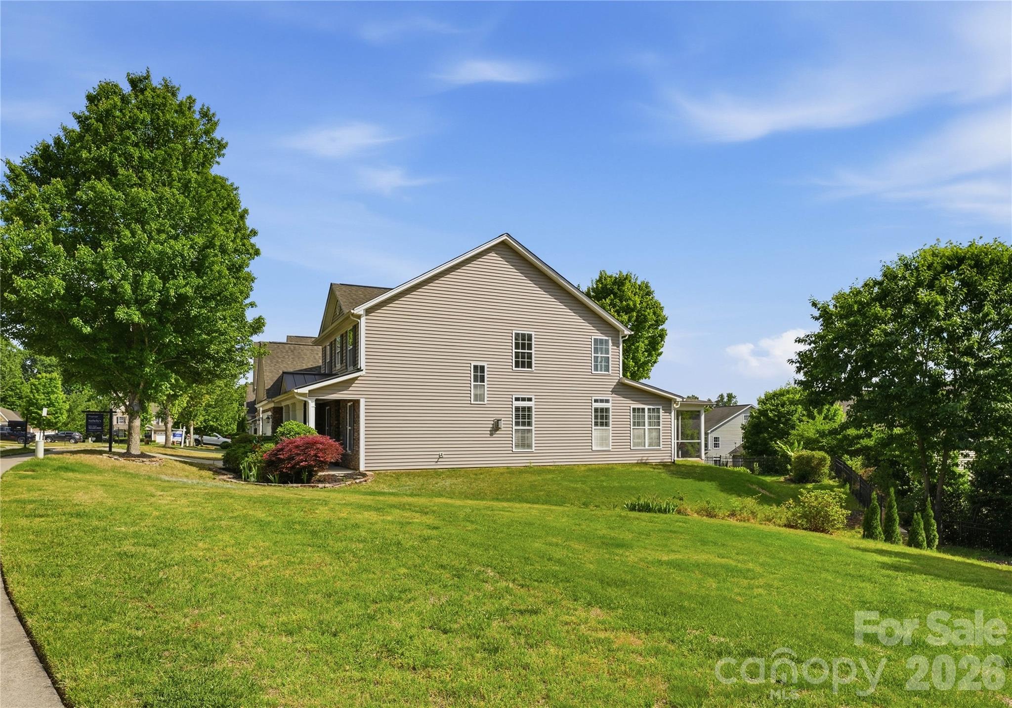 5068 Gladiola Way Property Photo 5