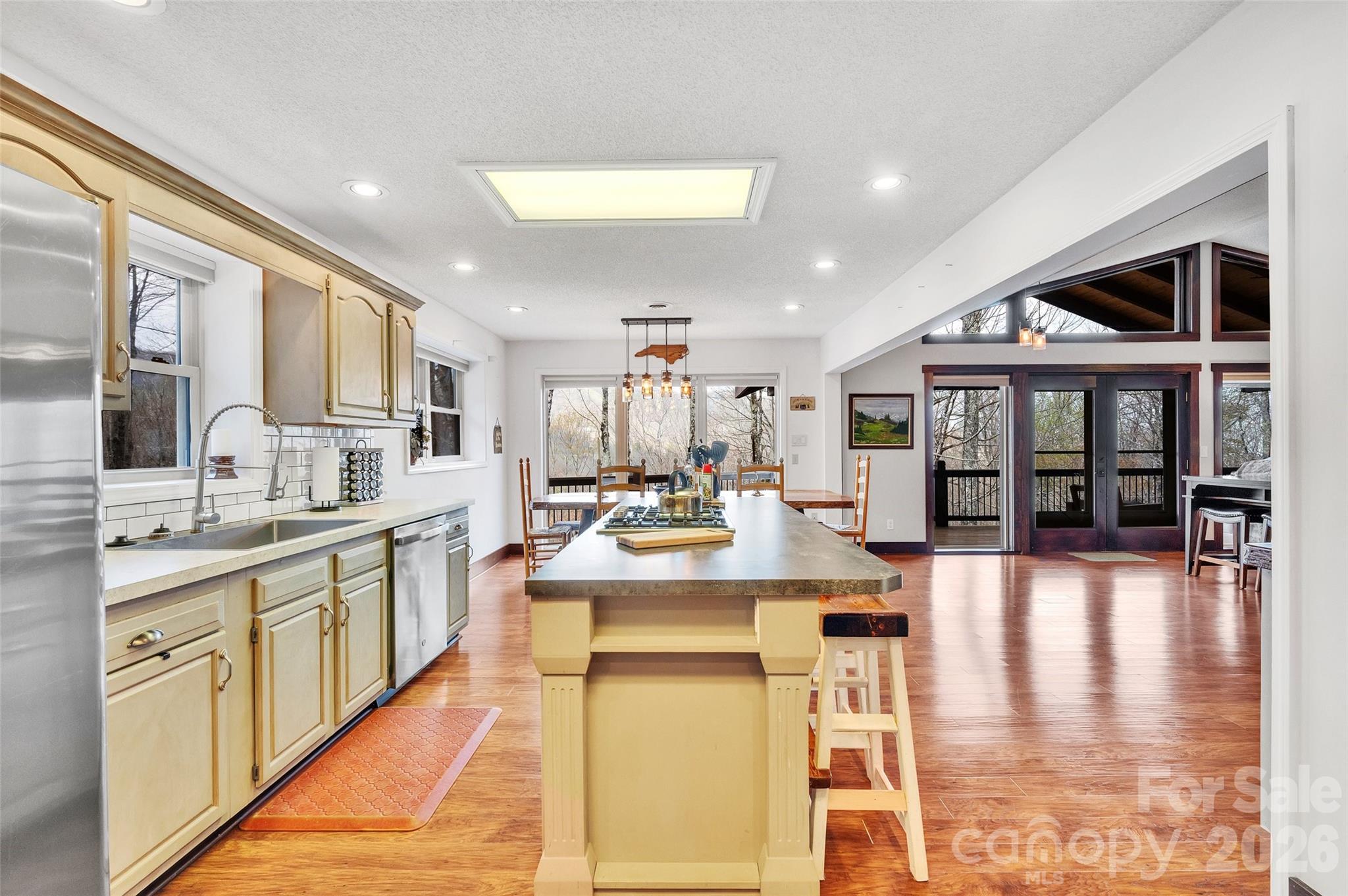 202 Tamarack Road Property Photo 10