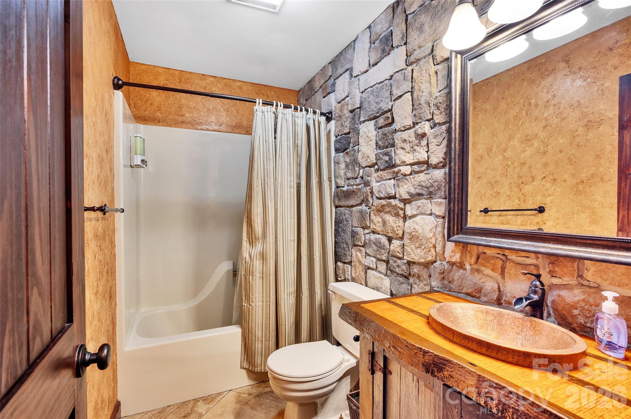 202 Tamarack Road Property Photo 17