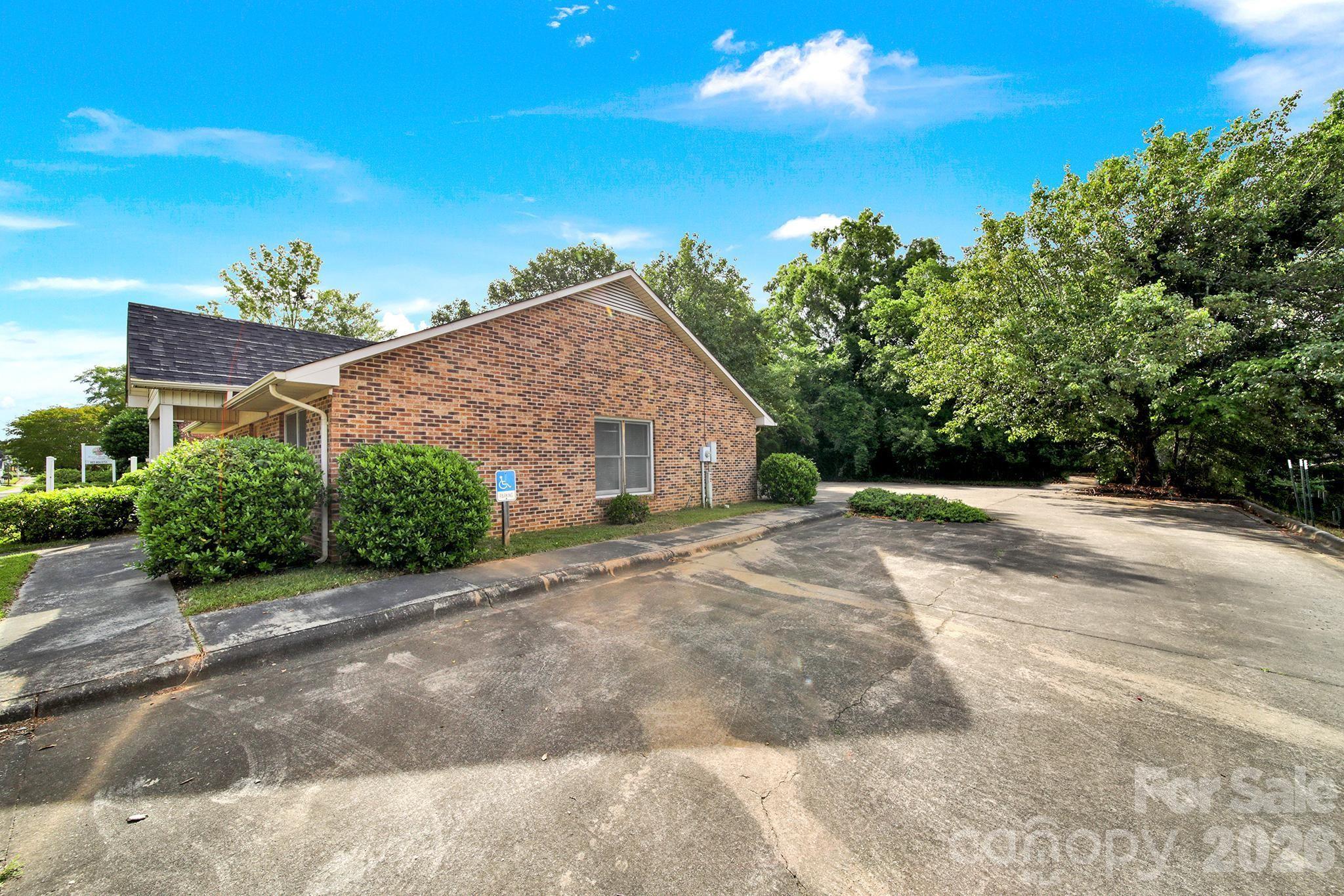 209 W Barr Street Property Photo 2