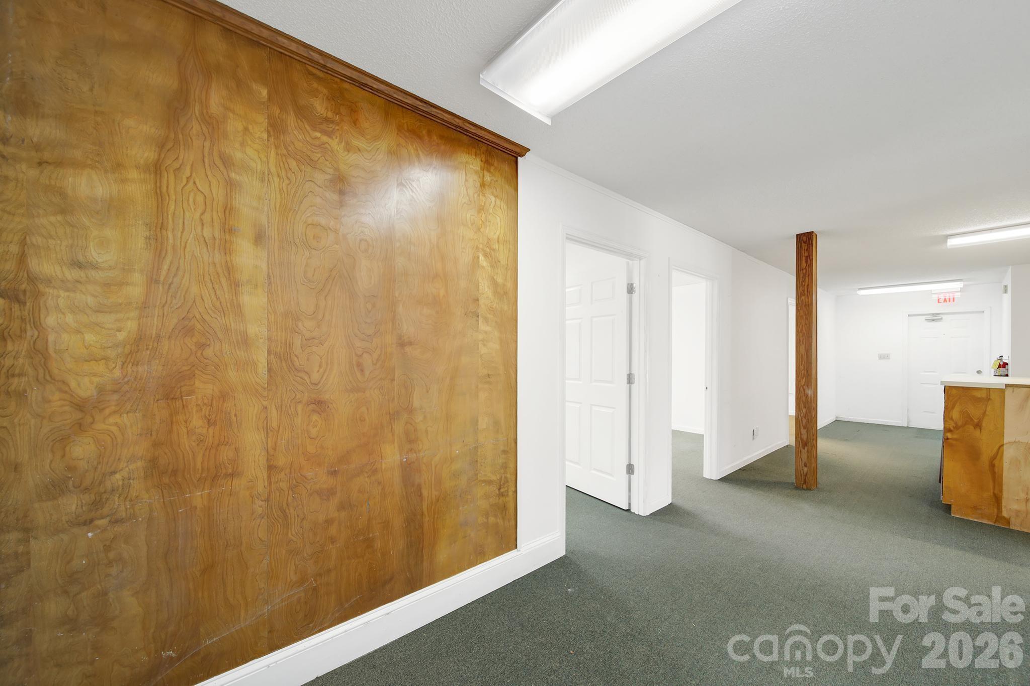209 W Barr Street Property Photo 8