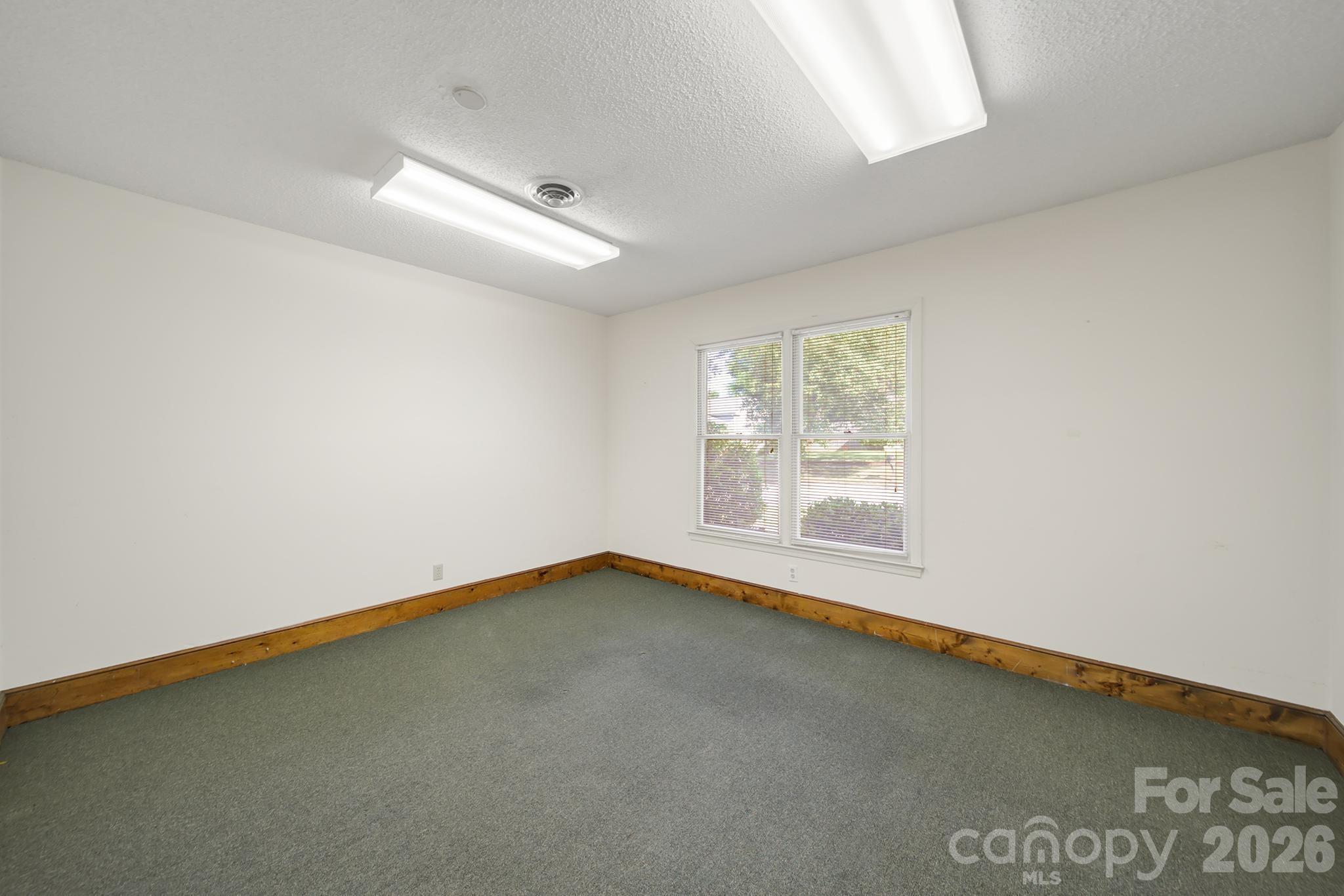 209 W Barr Street Property Photo 14