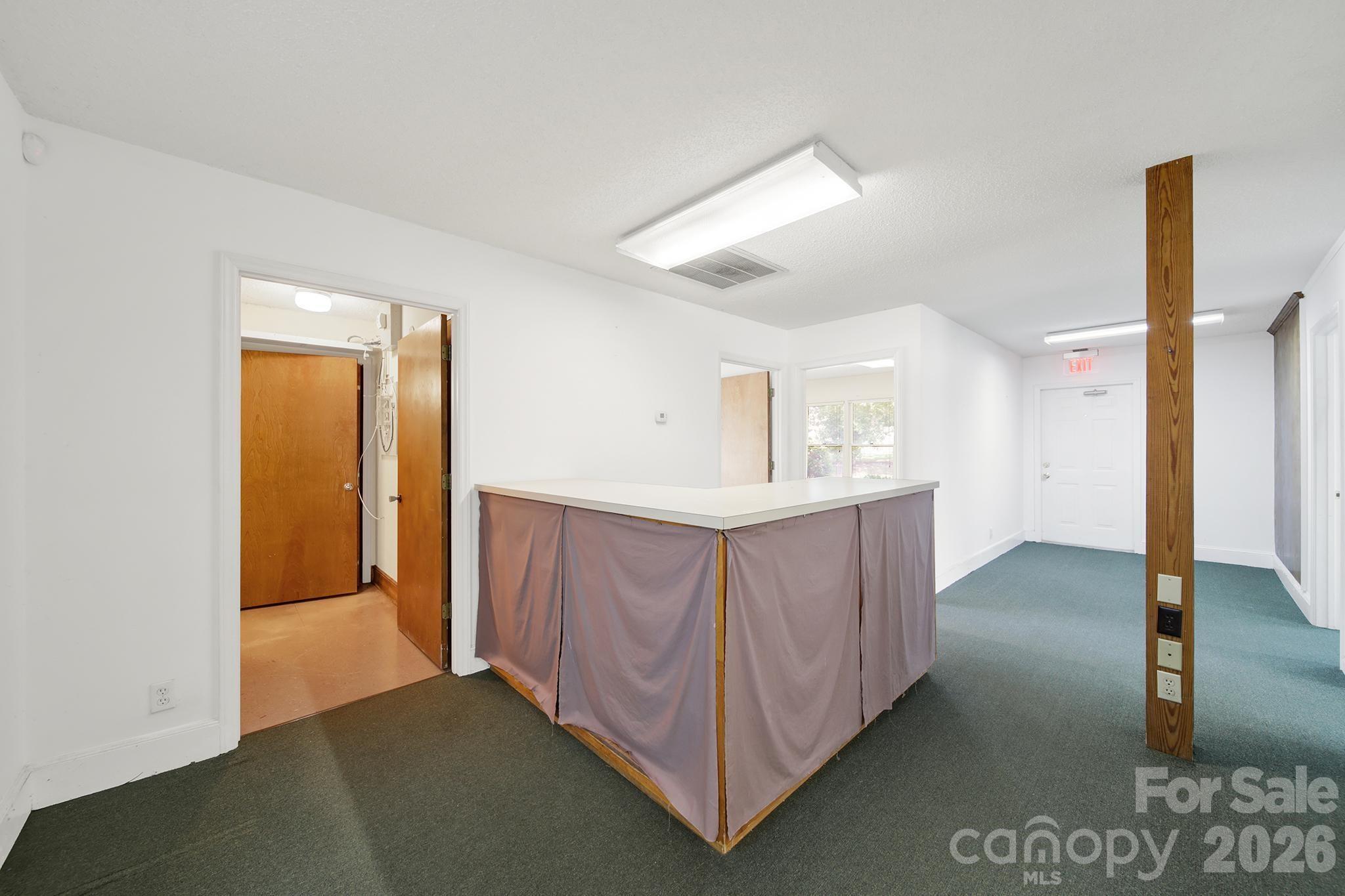 209 W Barr Street Property Photo 18