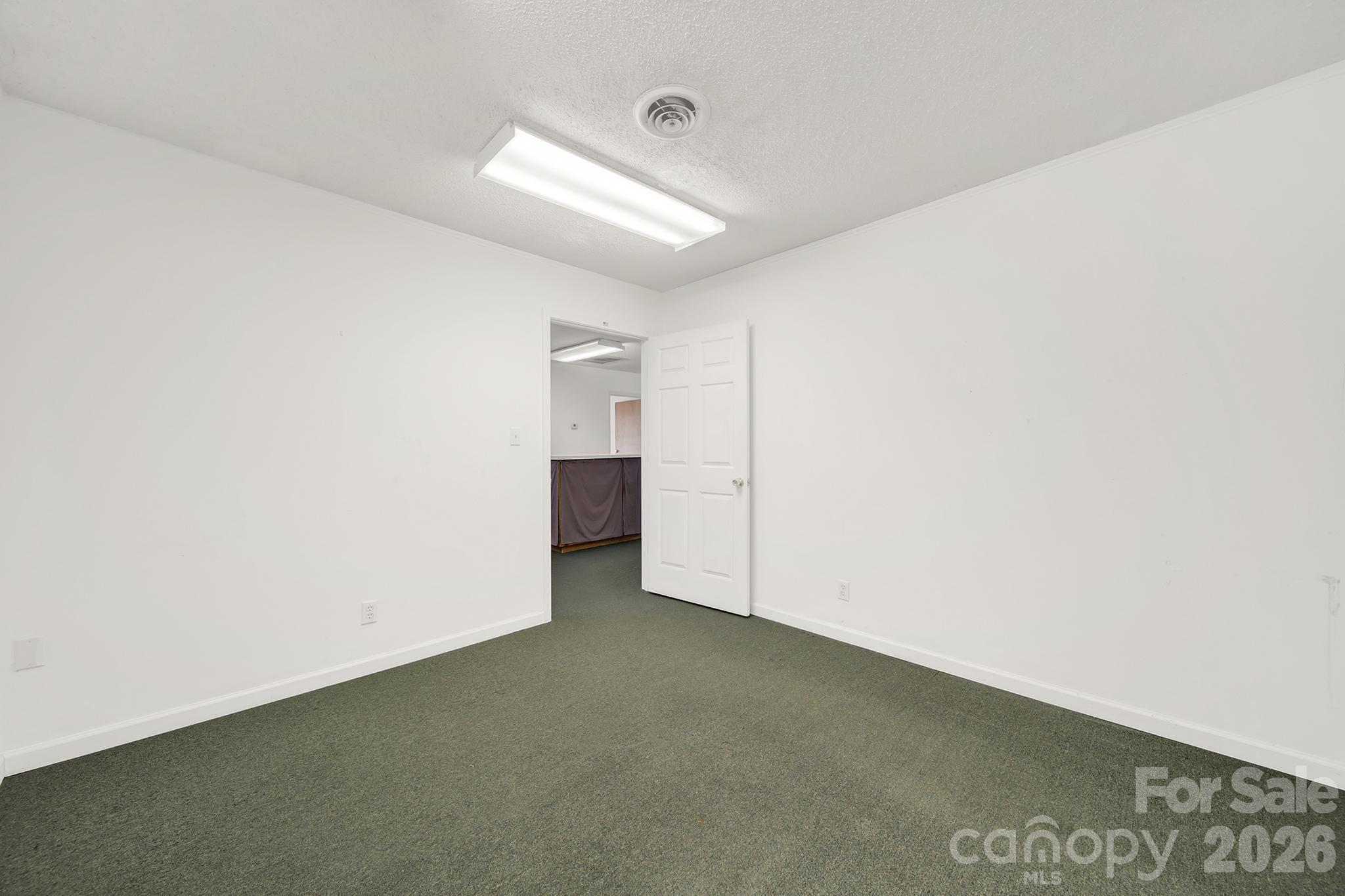 209 W Barr Street Property Photo 21