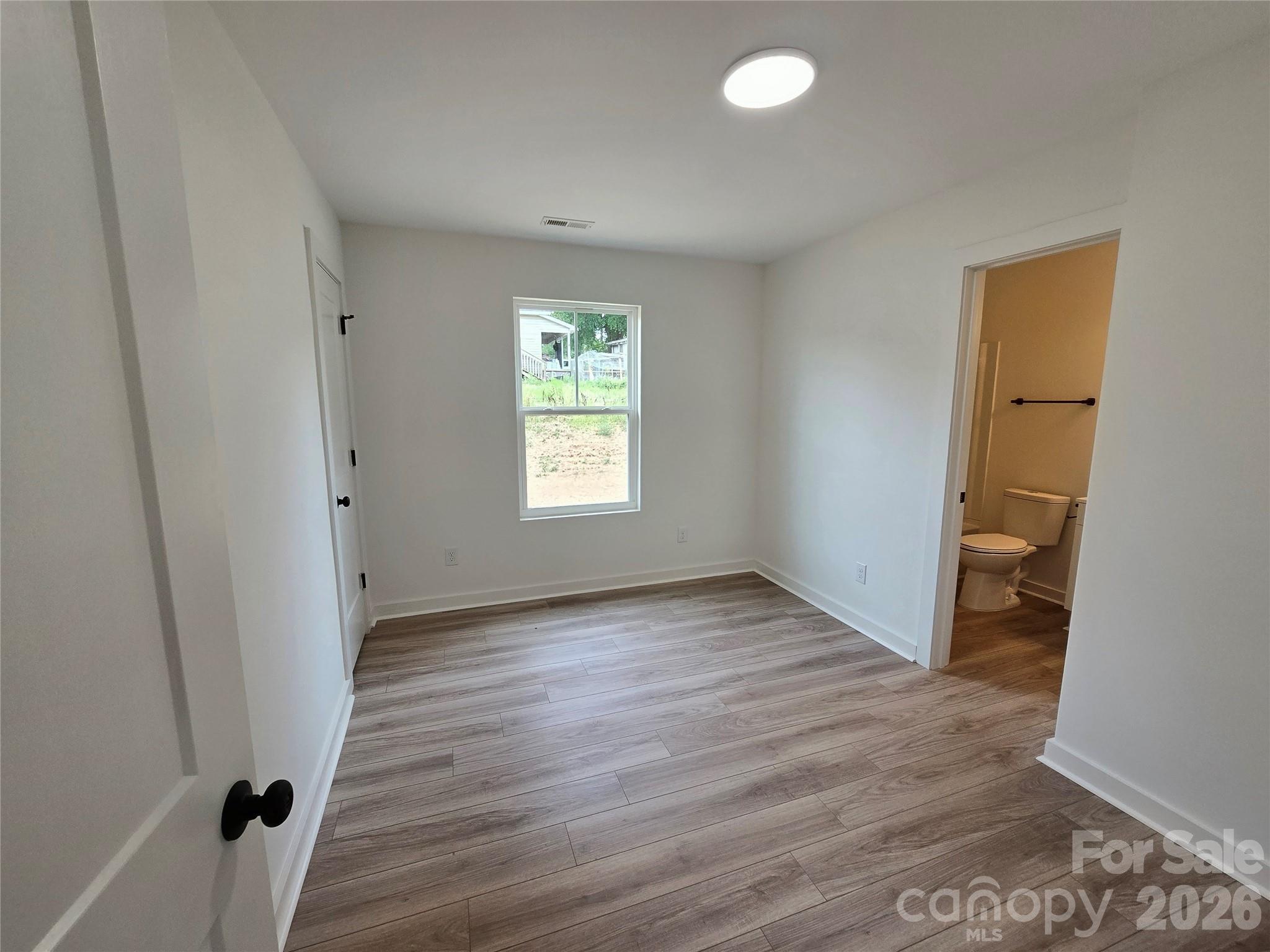 907 Hill Street Property Photo 10