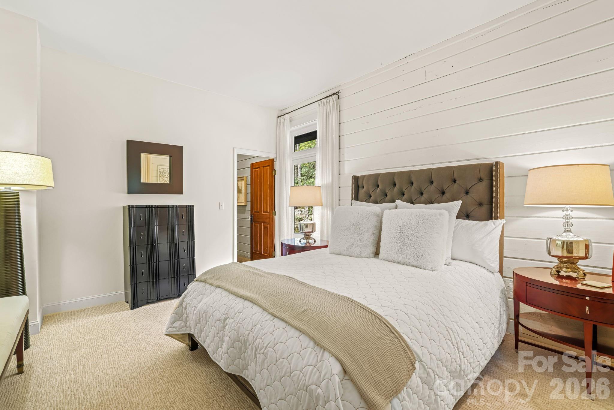 1052 Toxaway Drive Property Photo 19