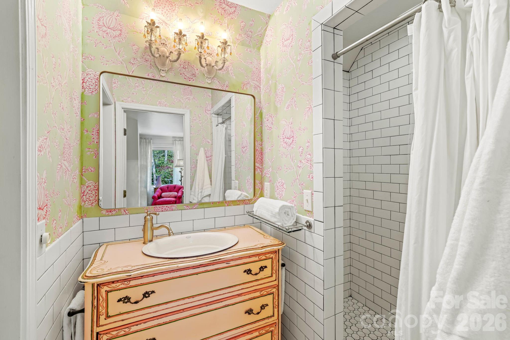 1052 Toxaway Drive Property Photo 27