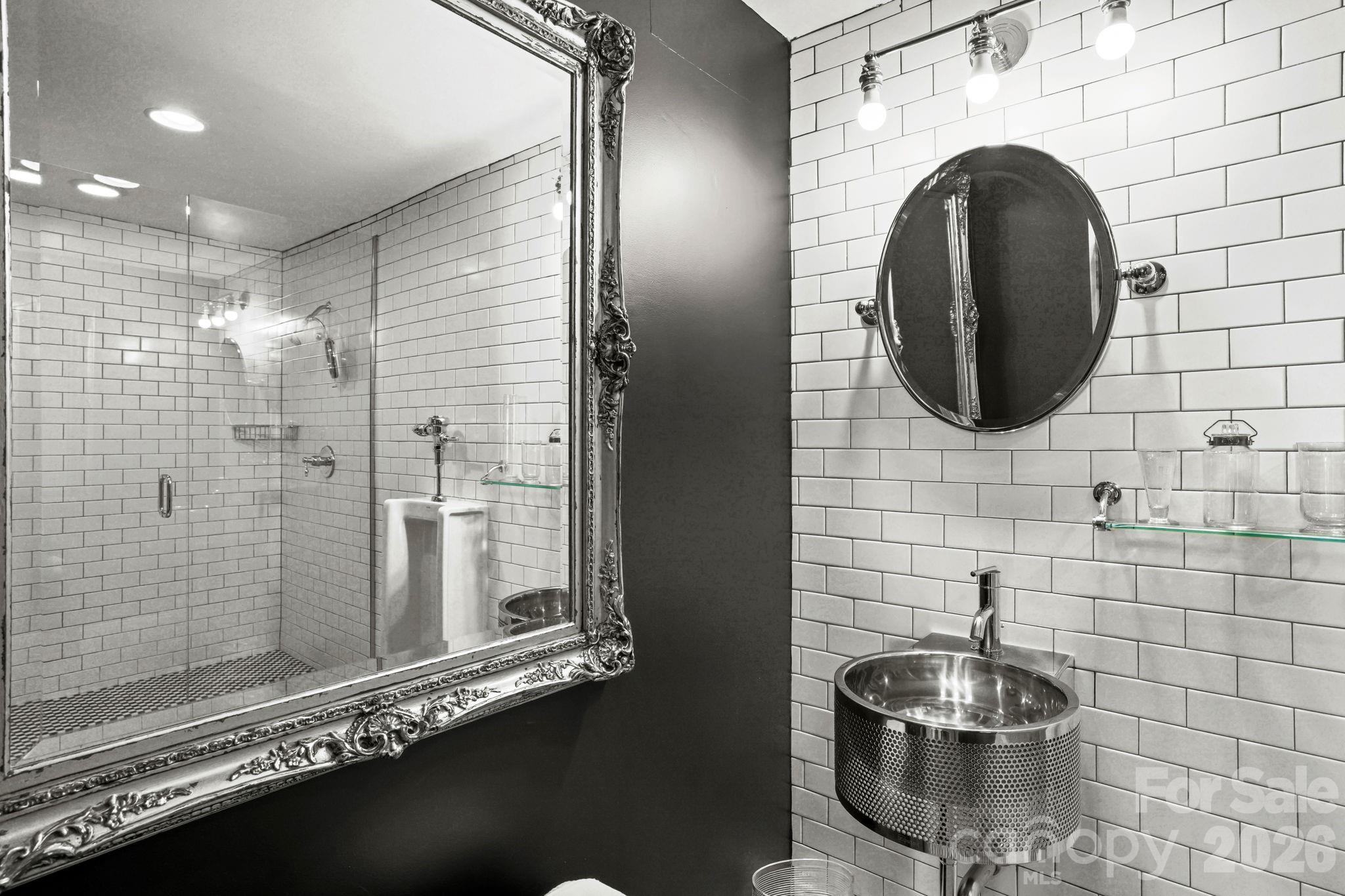 1052 Toxaway Drive Property Photo 34