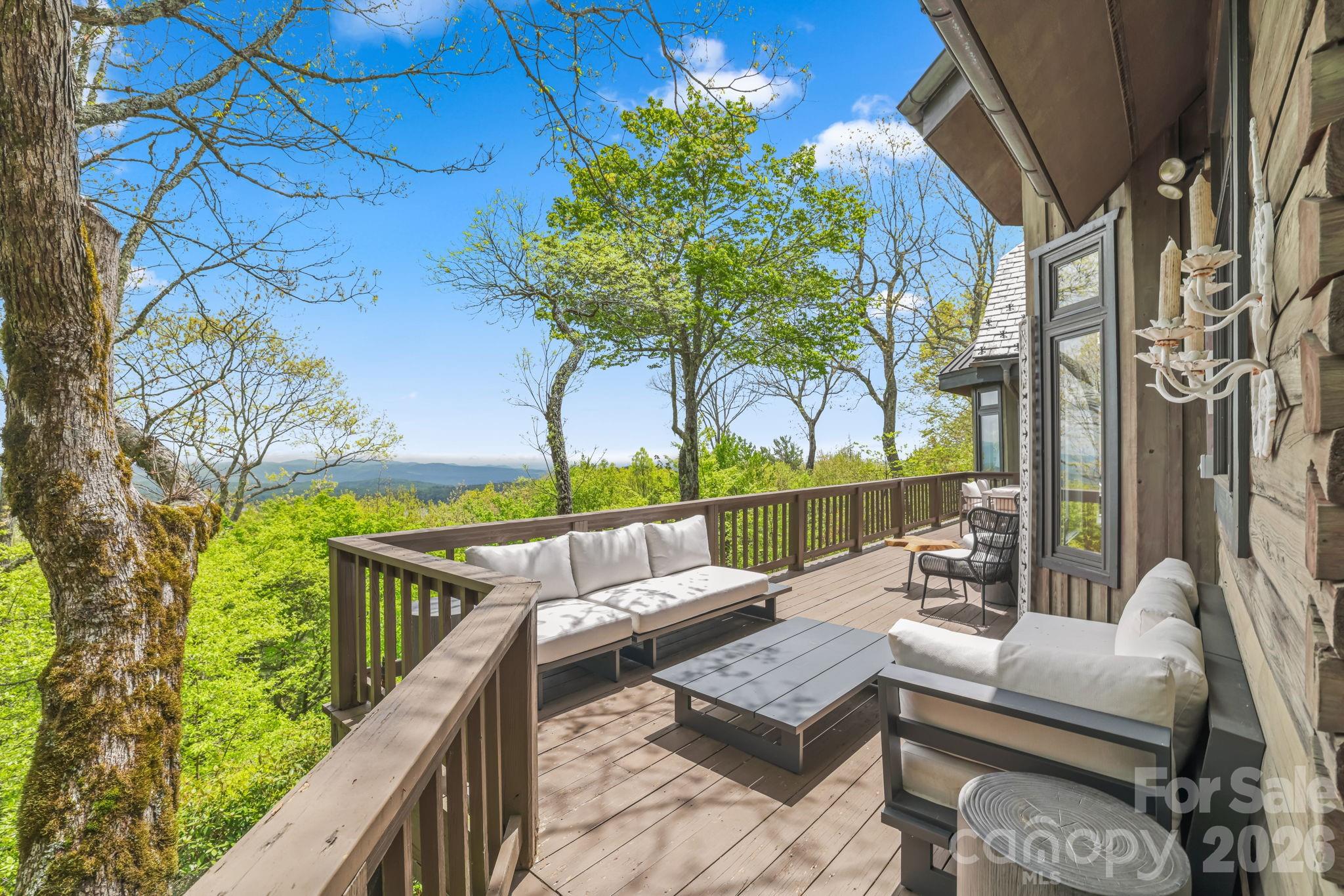 1052 Toxaway Drive Property Photo 39