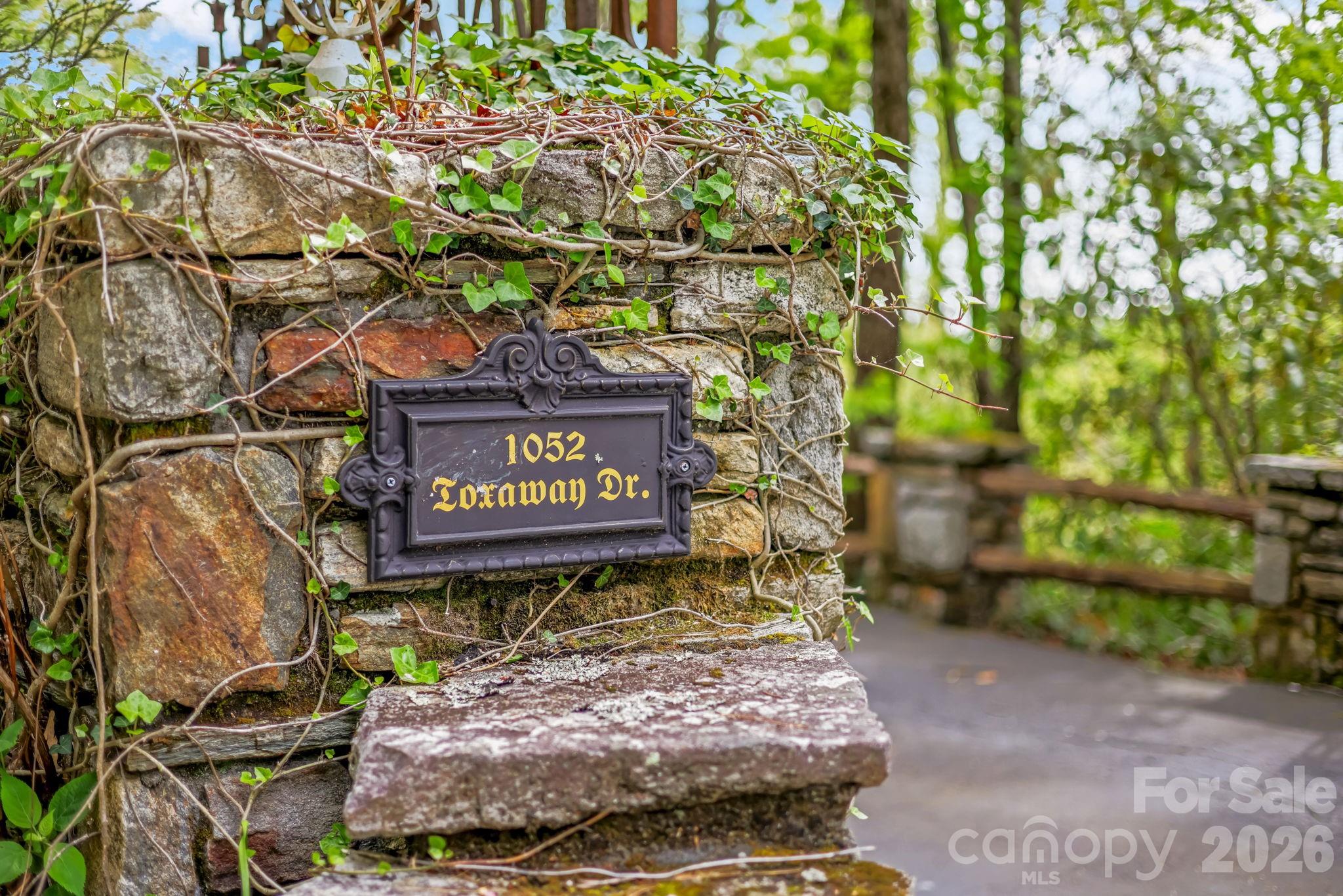 1052 Toxaway Drive Property Photo 47