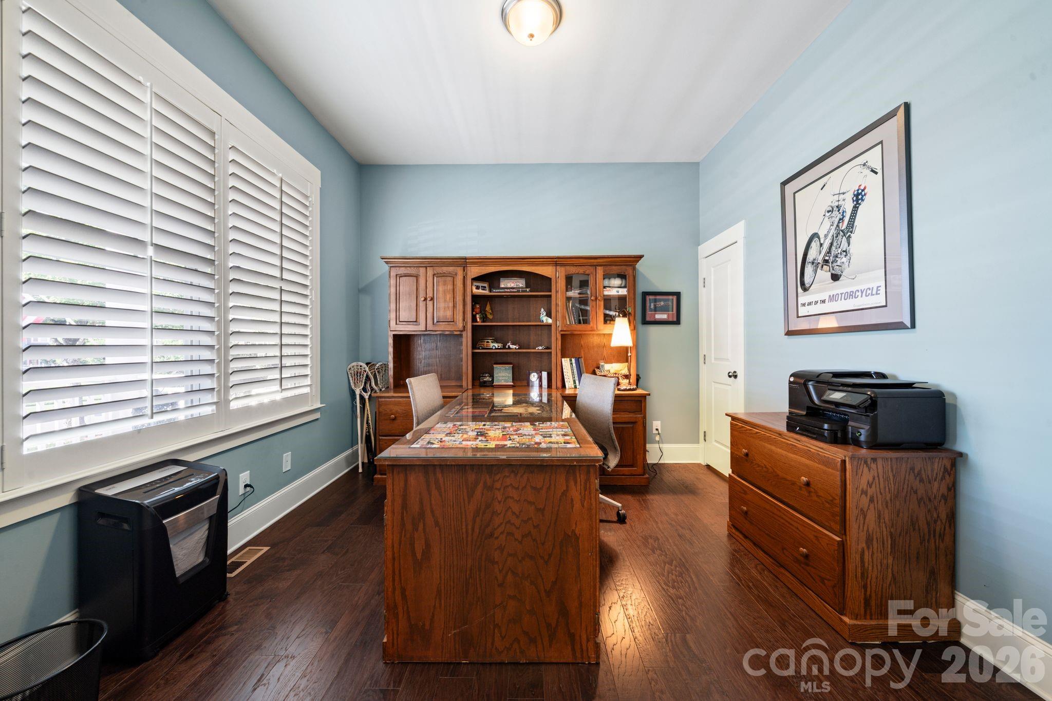 2319 Lochview Street Property Photo 8