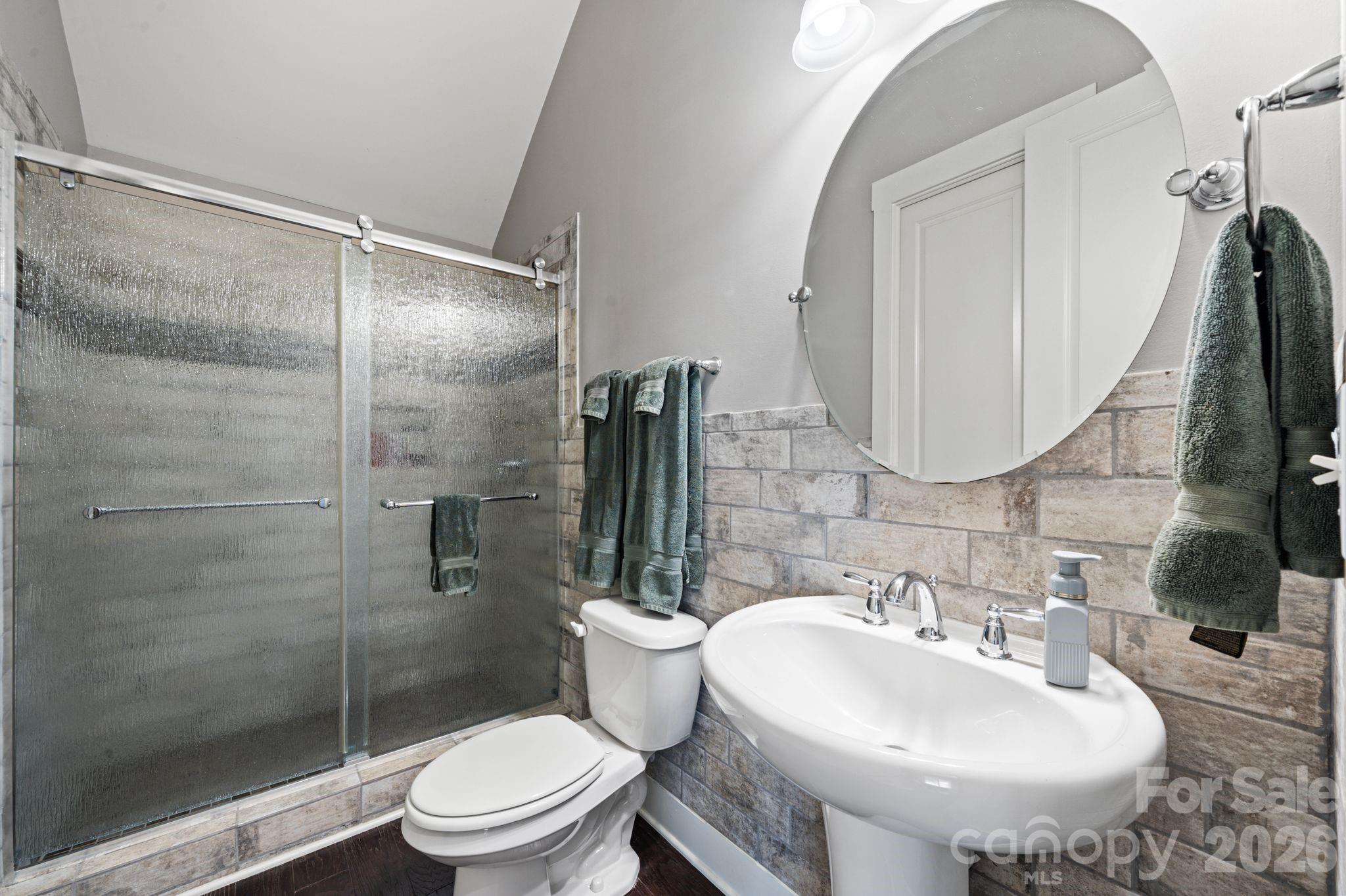 2319 Lochview Street Property Photo 9