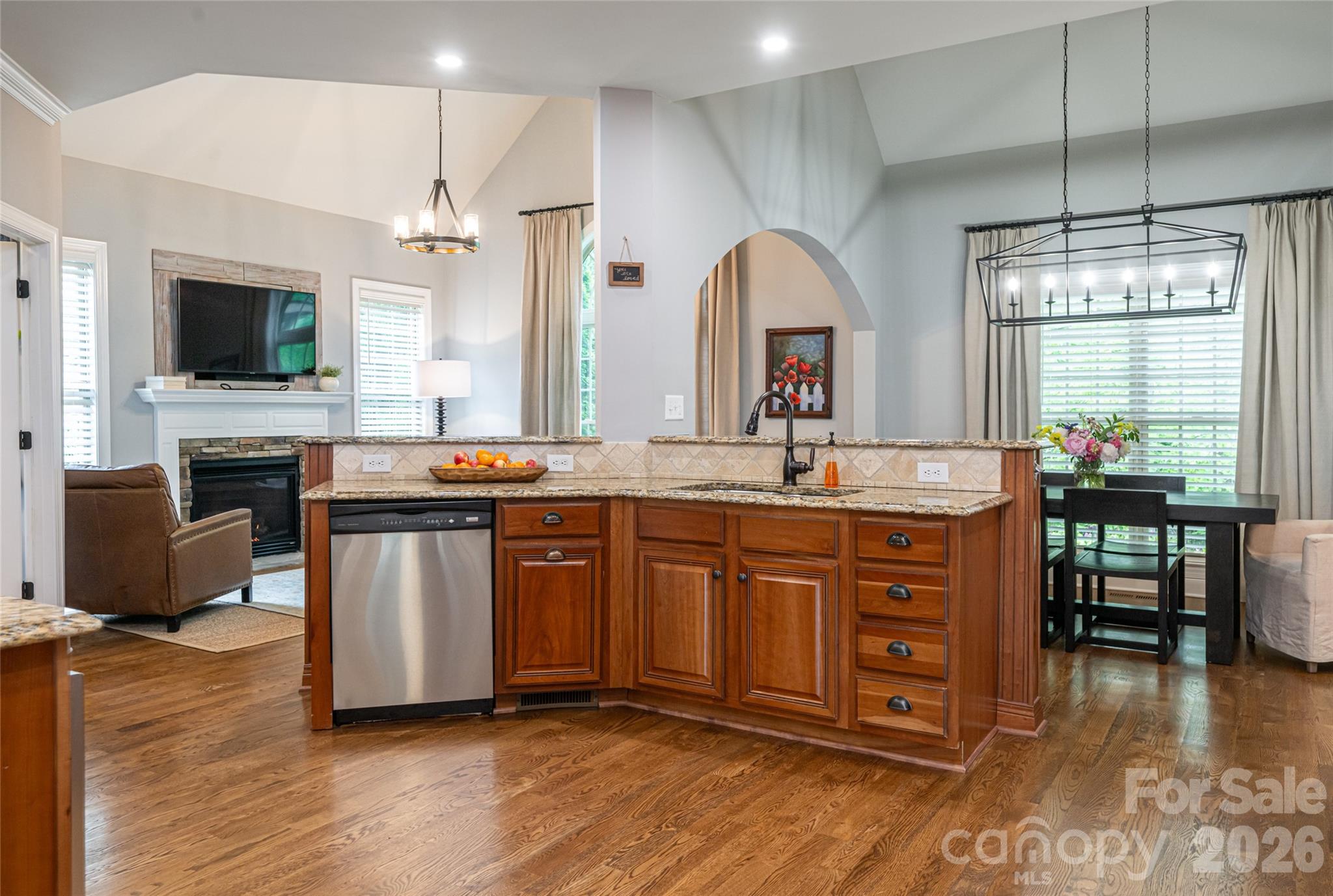 75 Ledgestone Drive Property Photo 7