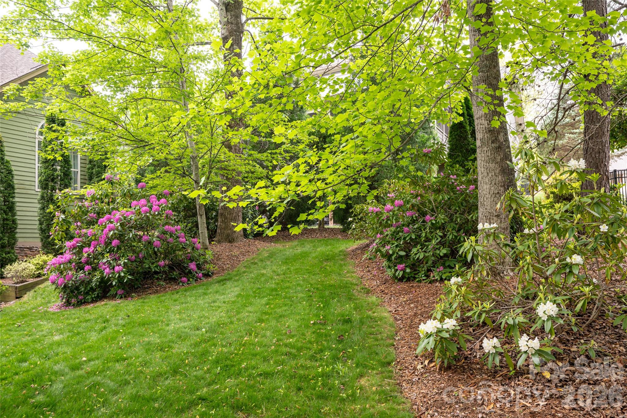 75 Ledgestone Drive Property Photo 43