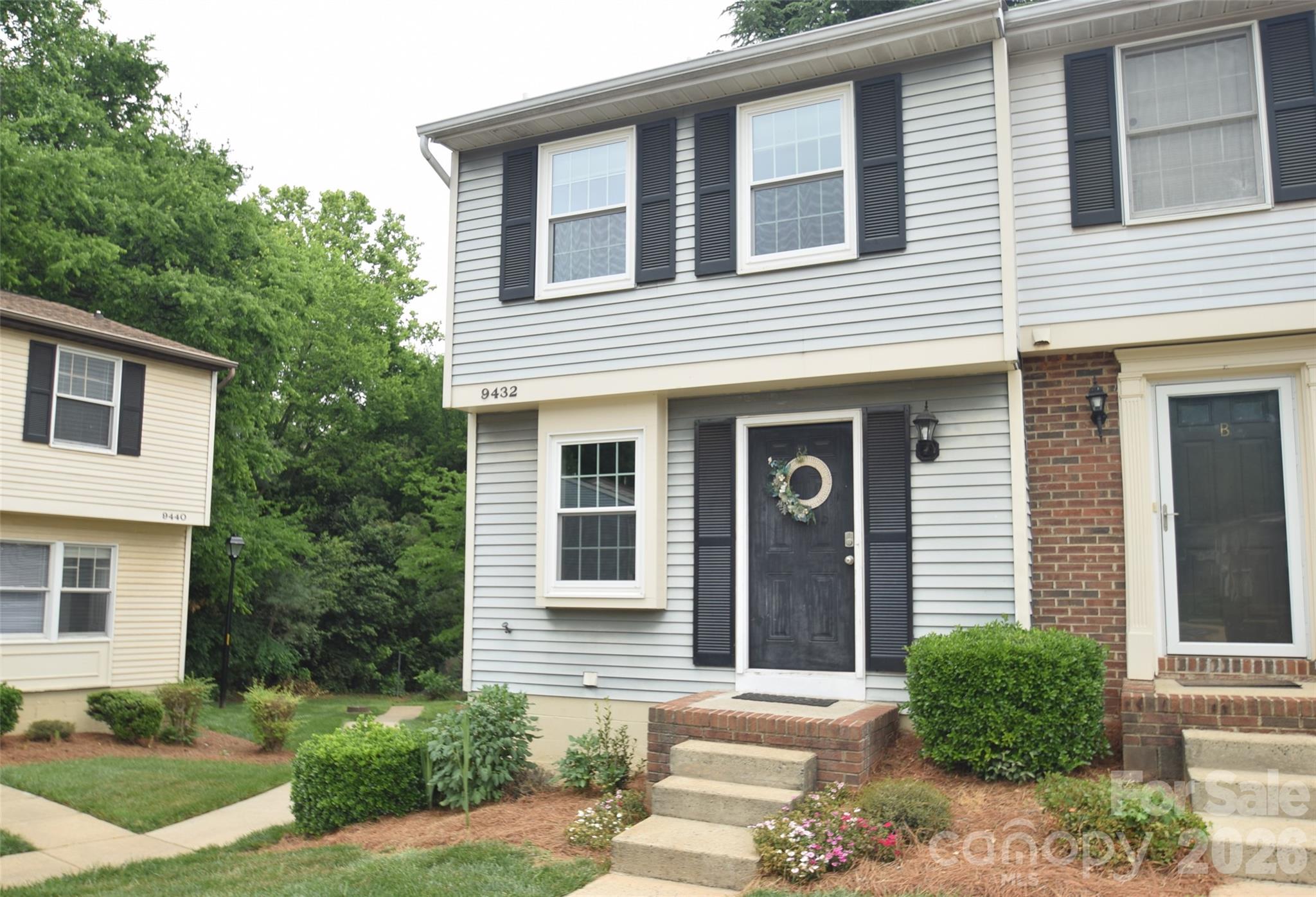 9432 Lexington Circle A Property Photo 2