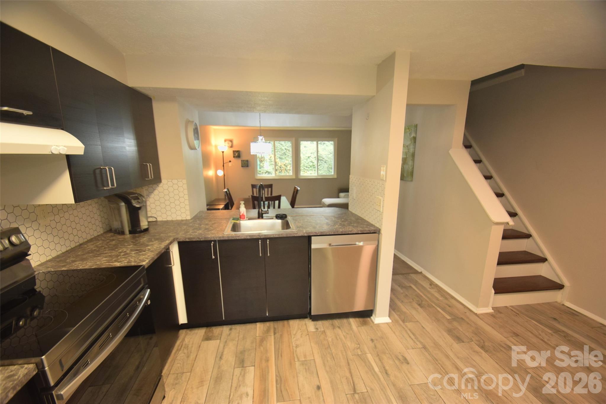 9432 Lexington Circle A Property Photo 10