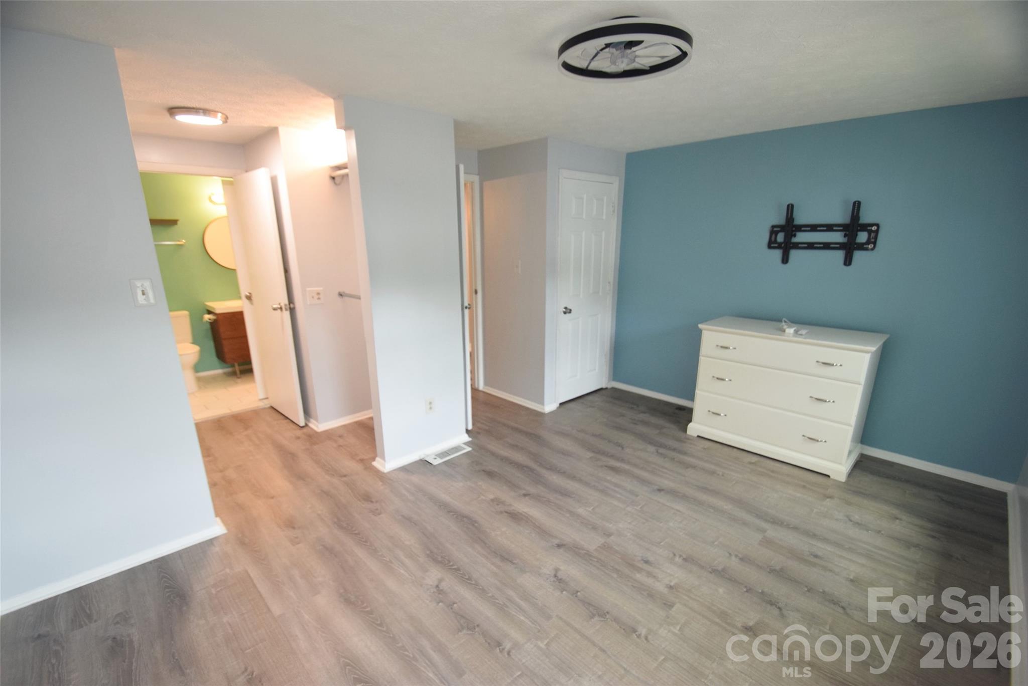 9432 Lexington Circle A Property Photo 21