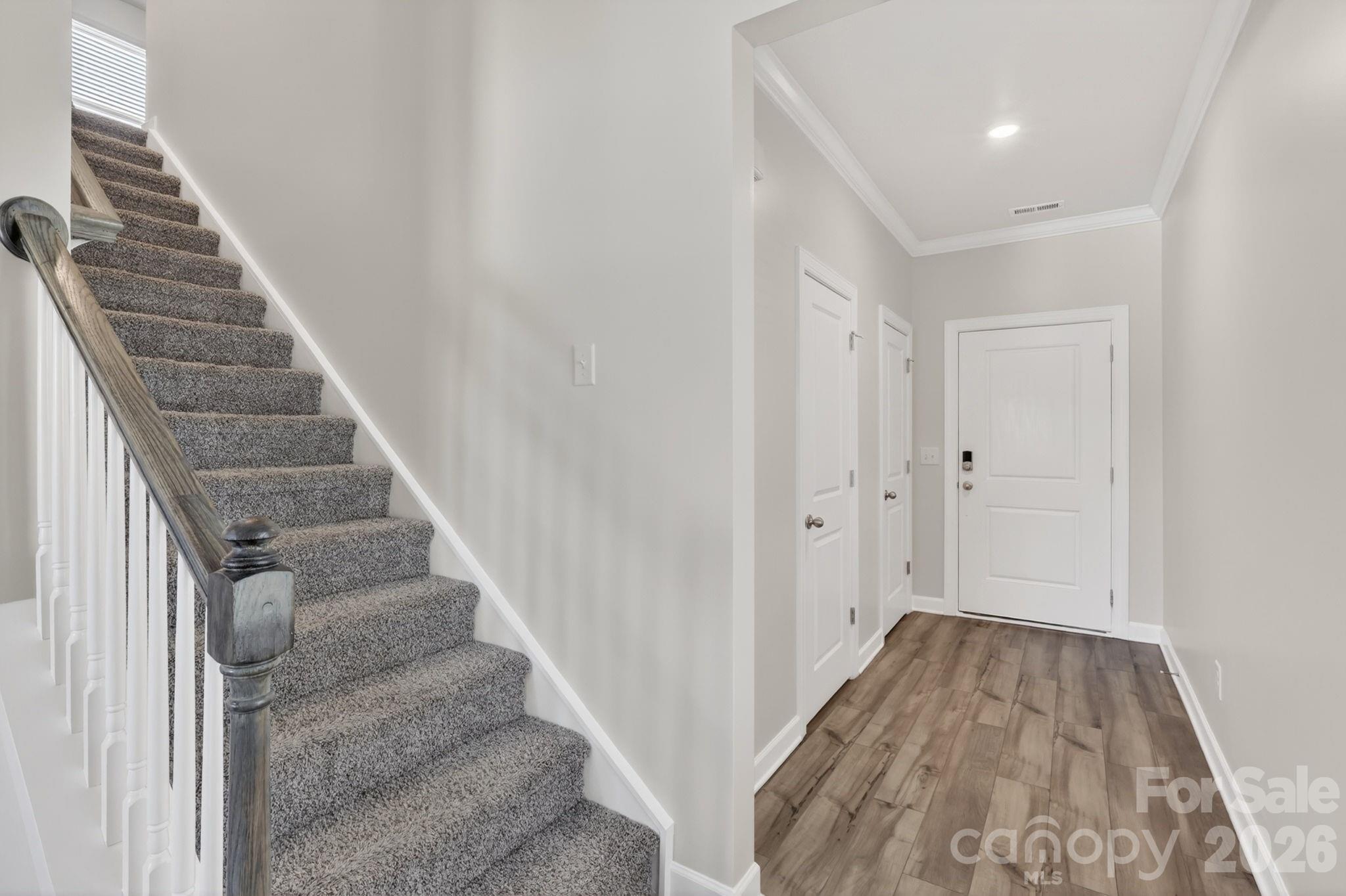 1009 Jeffery Dean Court Property Photo 4