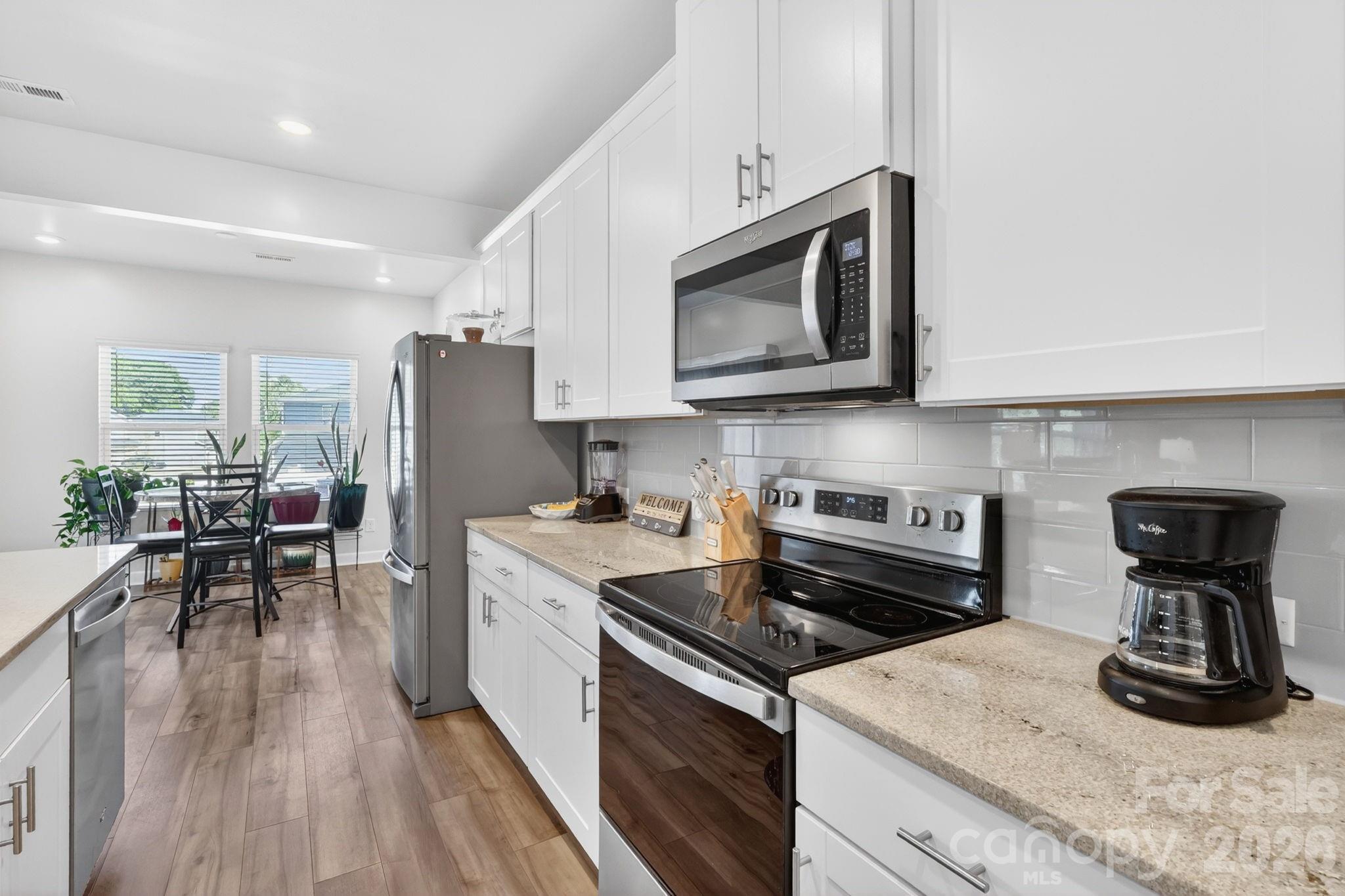 1009 Jeffery Dean Court Property Photo 11