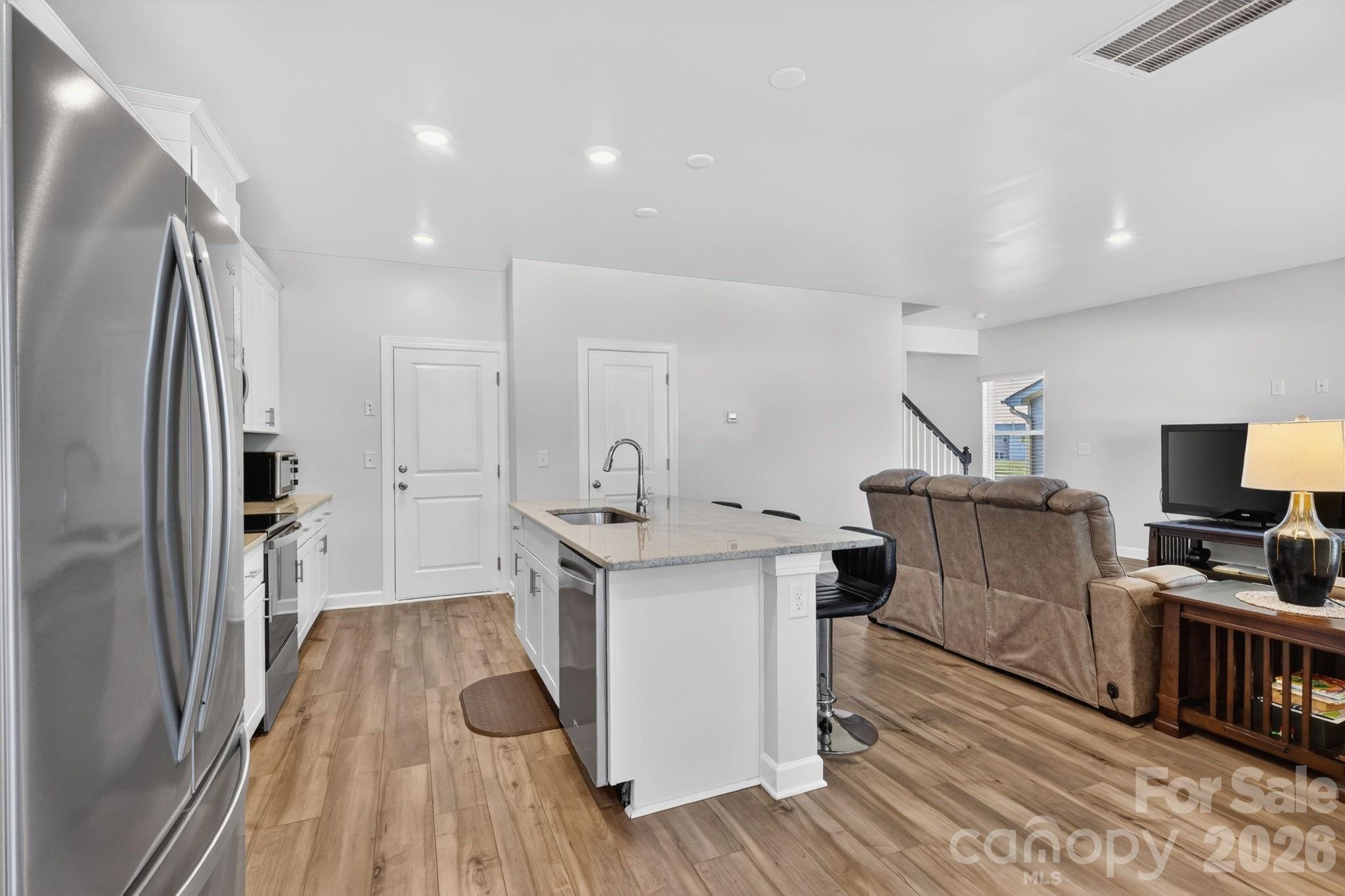 1009 Jeffery Dean Court Property Photo 12
