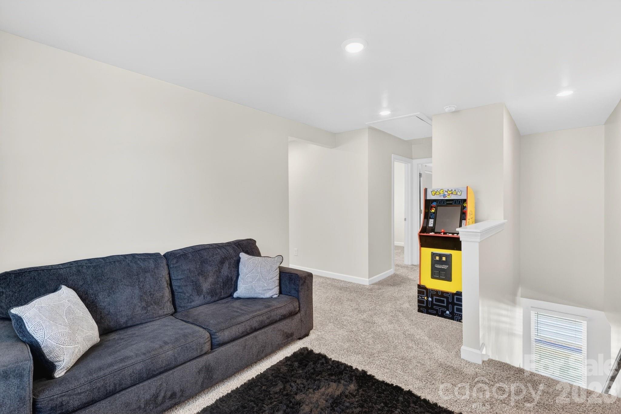 1009 Jeffery Dean Court Property Photo 17