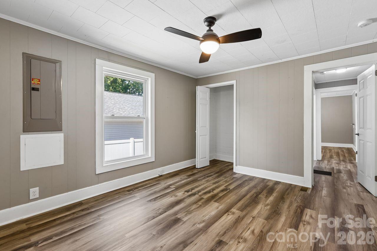 408 E Park Avenue Property Photo 19