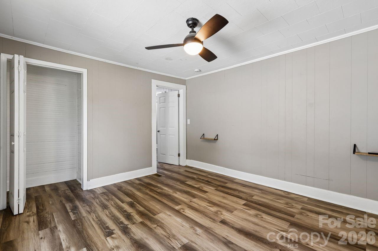 408 E Park Avenue Property Photo 20