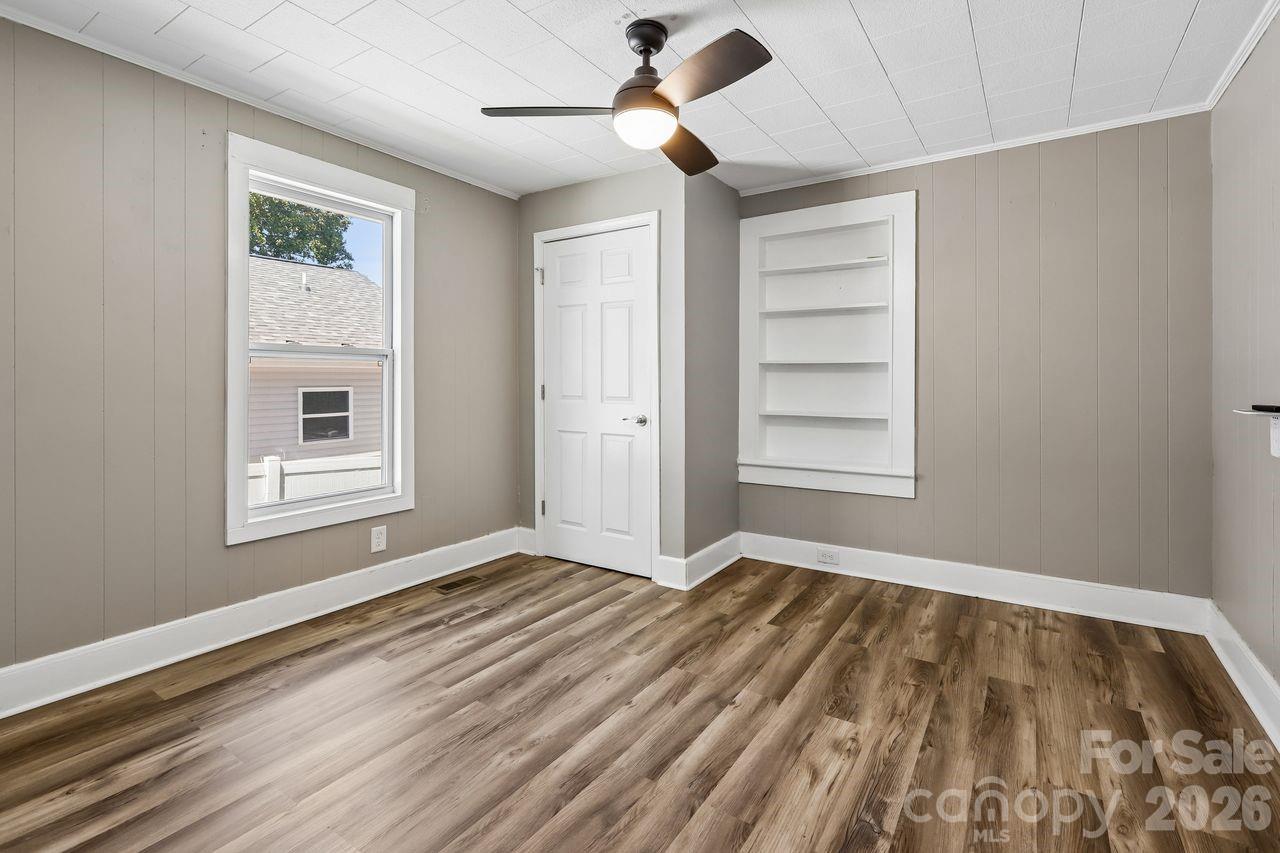 408 E Park Avenue Property Photo 25